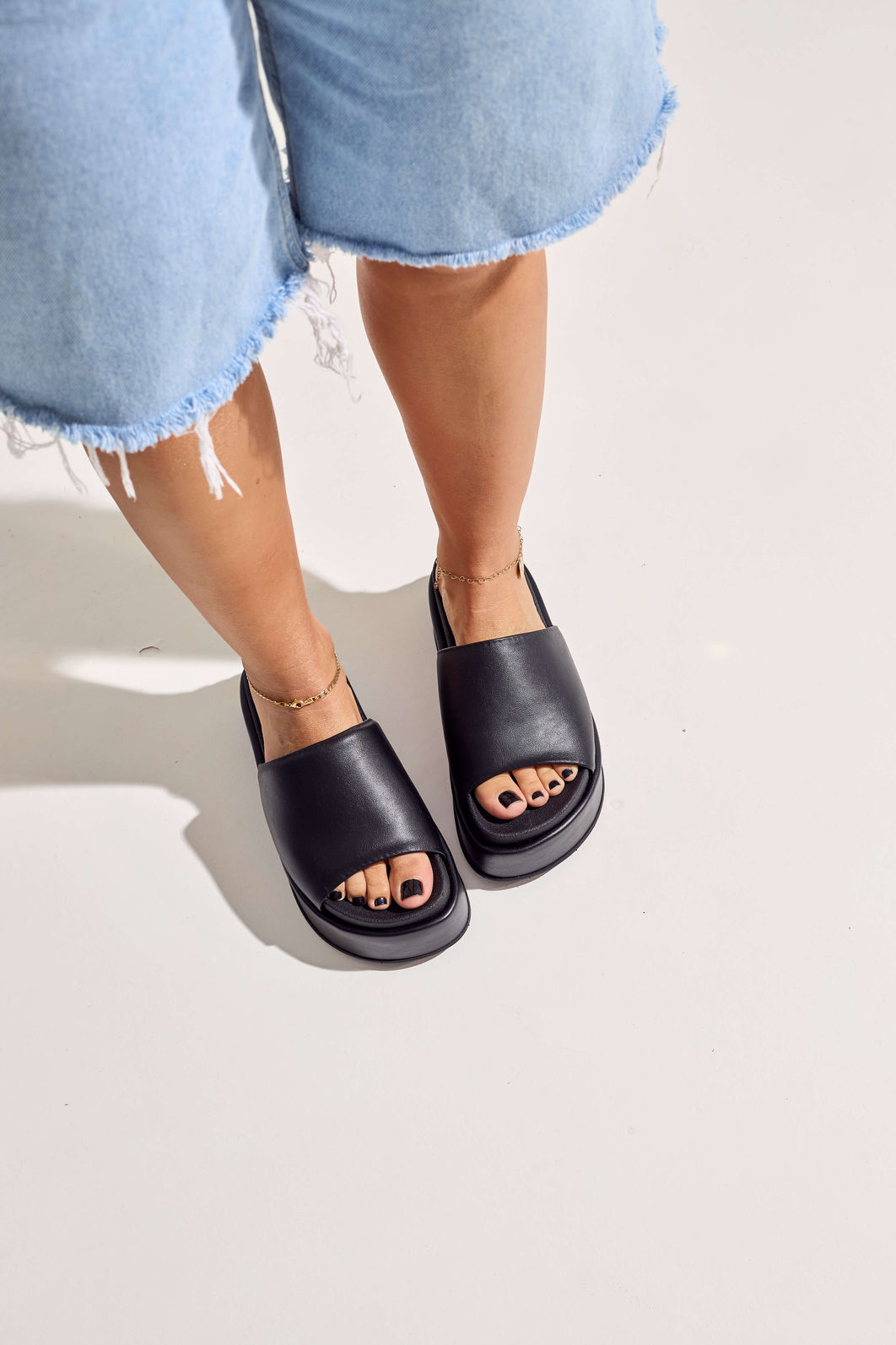 FIFI - TAMANCO PLATAFORMA FEMININO TIRA ACOLCHOADA PRETO FIFI - TAMANCO PLATAFORMA FEMININO TIRA ACOLCHOADA PRETO