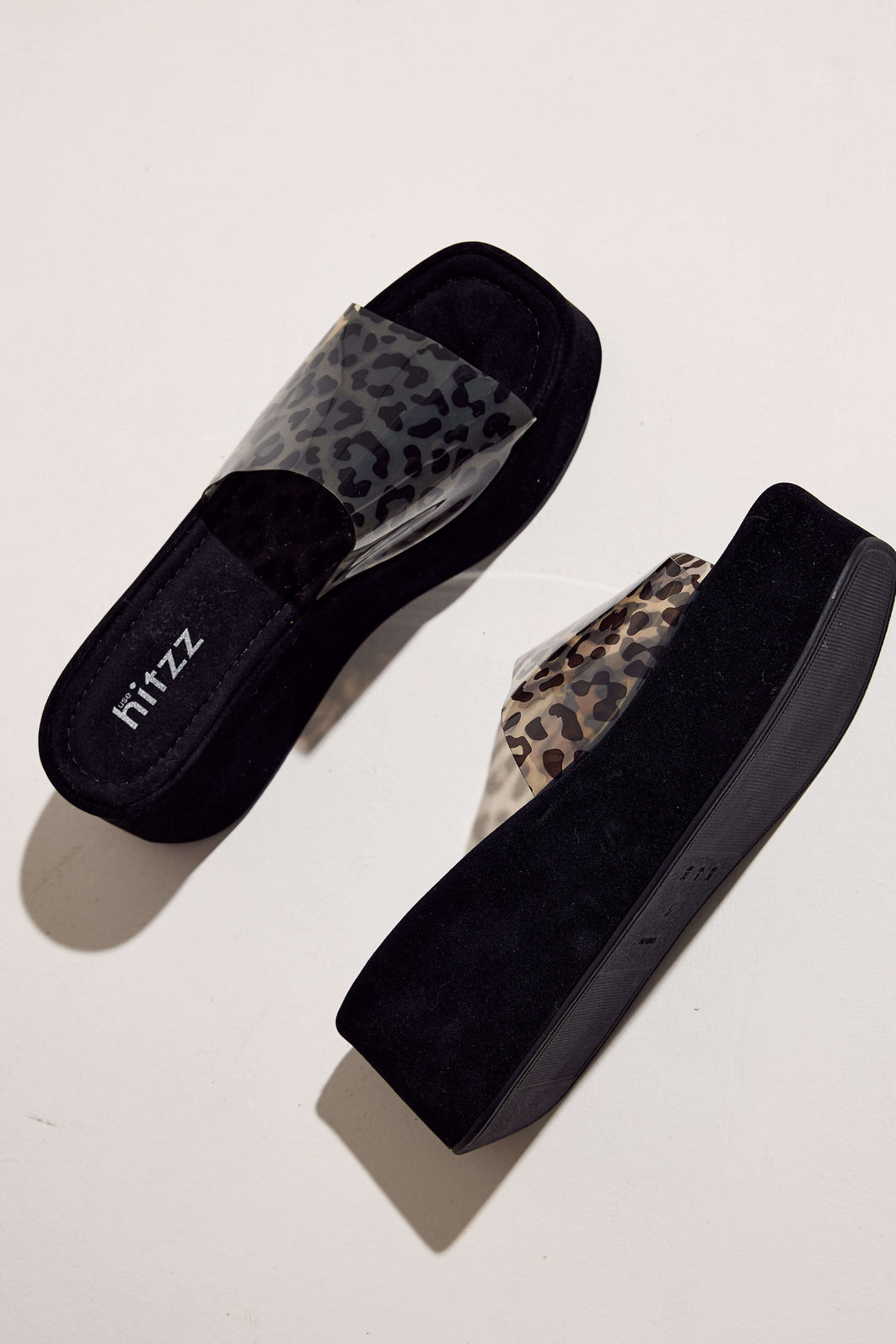 ADELE - TAMANCO FLATFORM FEMININA TIRA VINIL ANIMAL PRINT ADELE - TAMANCO FLATFORM FEMININA TIRA VINIL ANIMAL PRINT