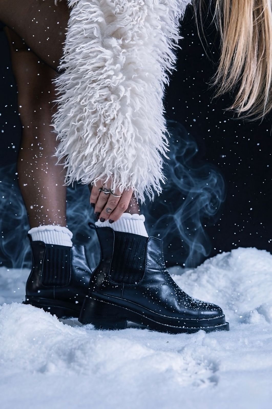 GRACI - BOTA CHELSEA FEMININA TRATORADA COURO PRETA