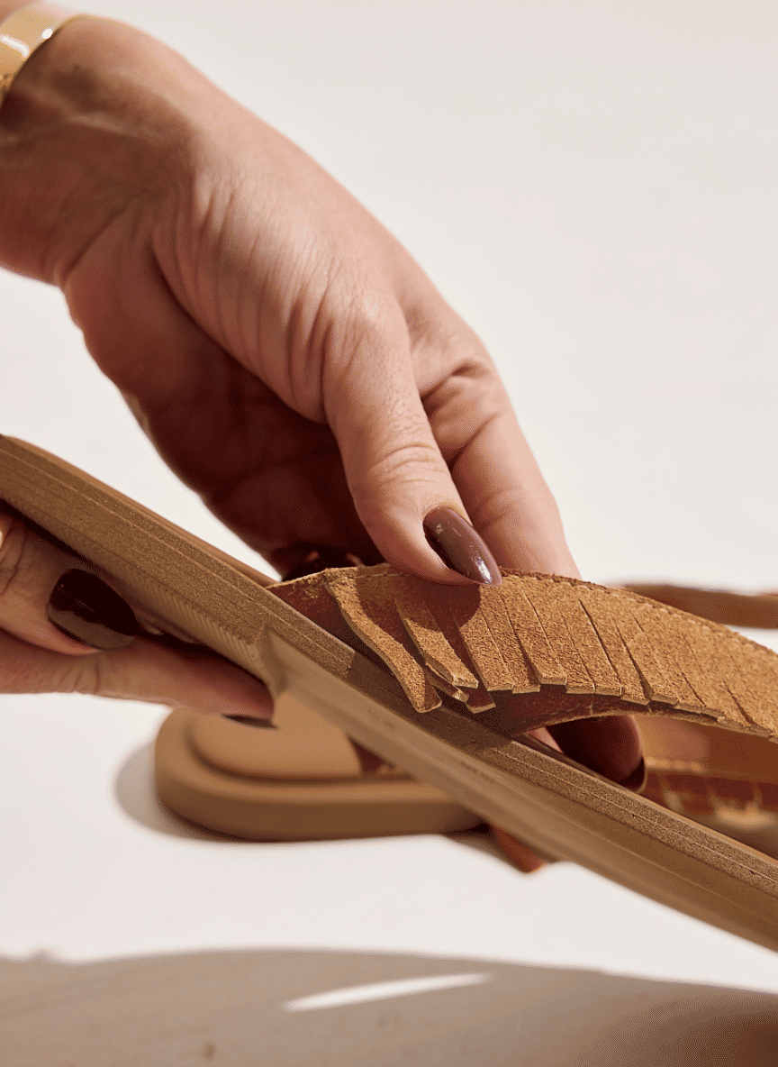 FUJI - CHINELO FLATFORM FEMININO FRANJAS COURO CAMEL FUJI - CHINELO FLATFORM FEMININO FRANJAS COURO CAMEL
