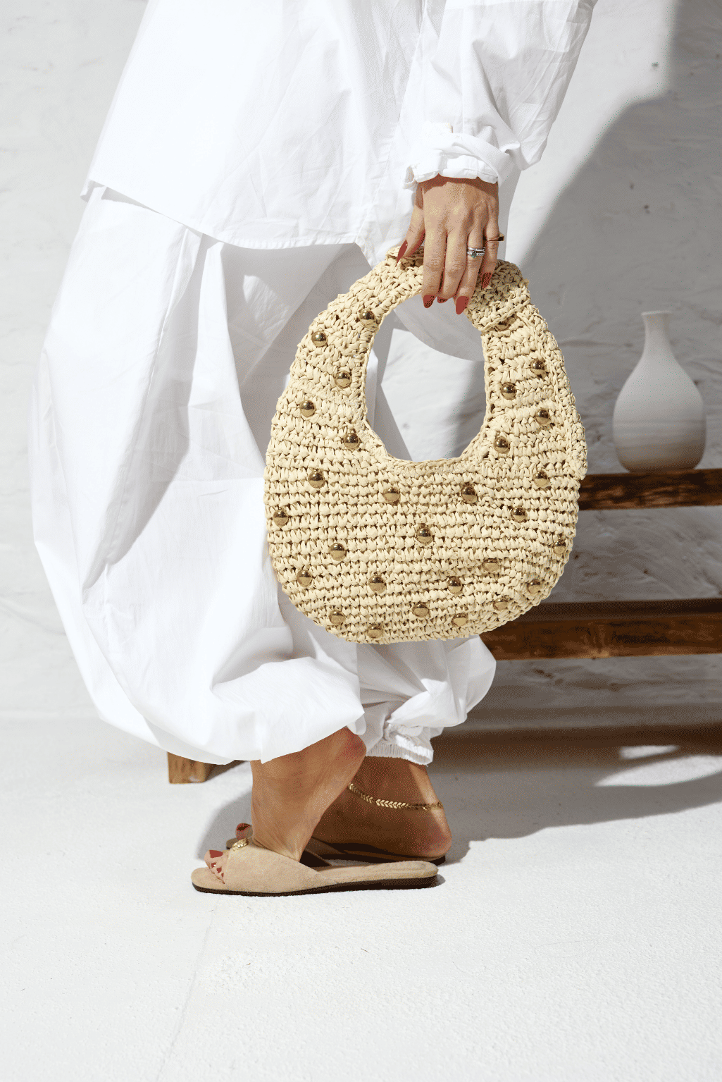 BOLSA FEMININA PALHA TACHAS DOURADAS - CRETA BOLSA FEMININA PALHA TACHAS DOURADAS - CRETA