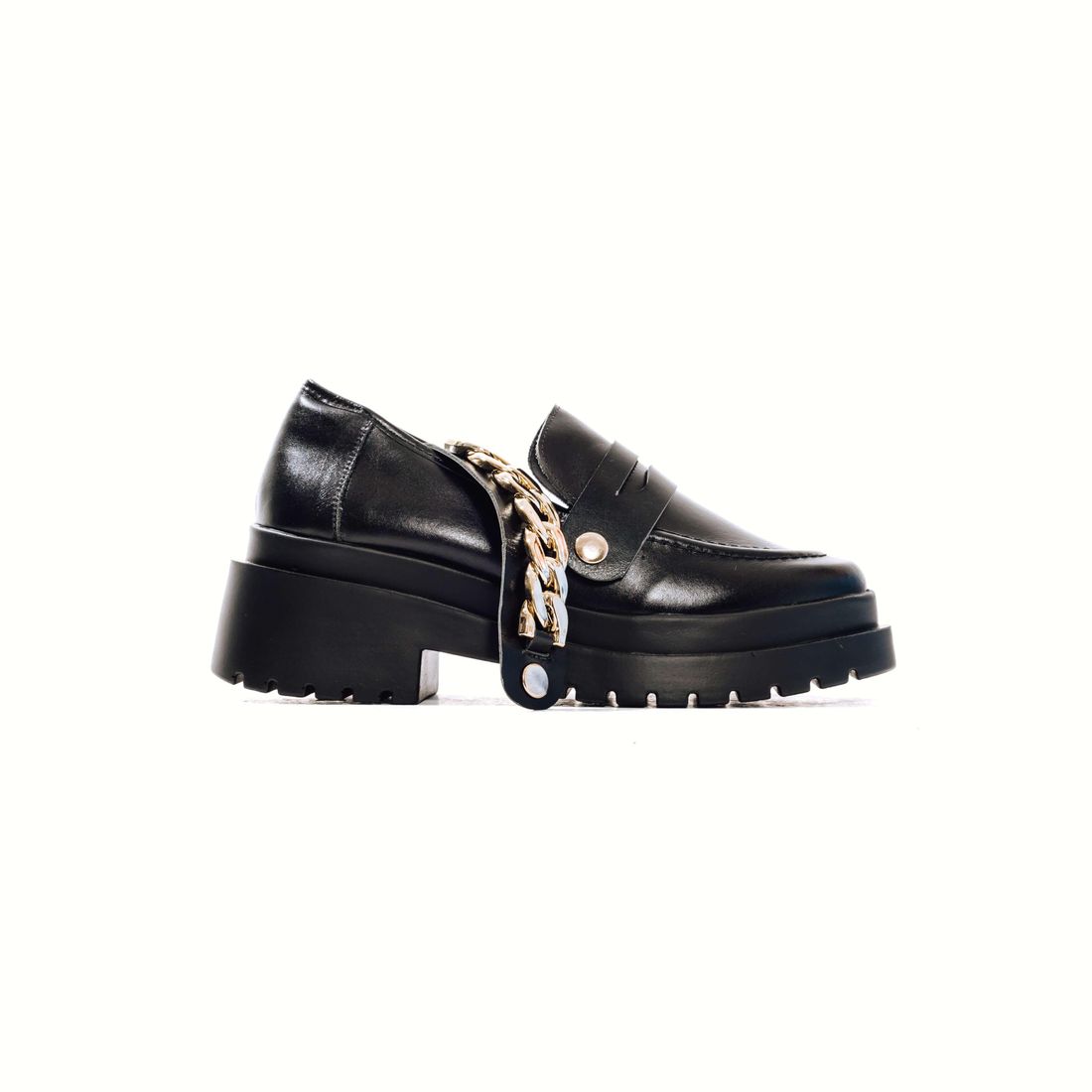 BRIANA - MOCASSIM FEMININO COURO TRATORADO PRETO COM FIVELAS BRIANA - MOCASSIM FEMININO COURO TRATORADO PRETO COM FIVELAS
