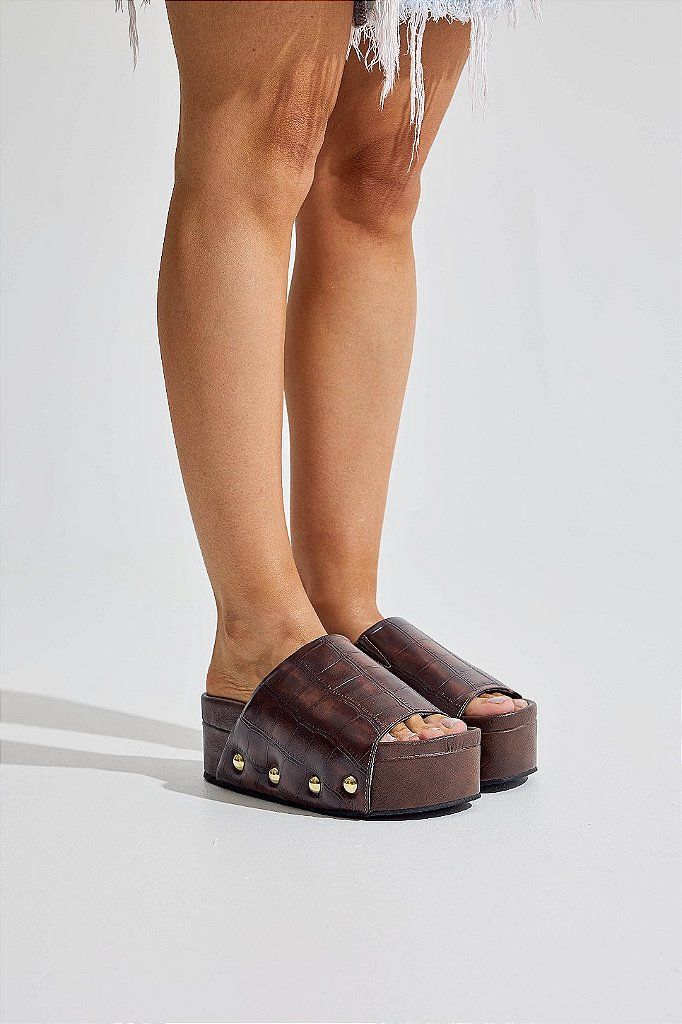 LARA - TAMANCO FEMININO FLATFORM CROCO MARROM LARA - TAMANCO FEMININO FLATFORM CROCO MARROM