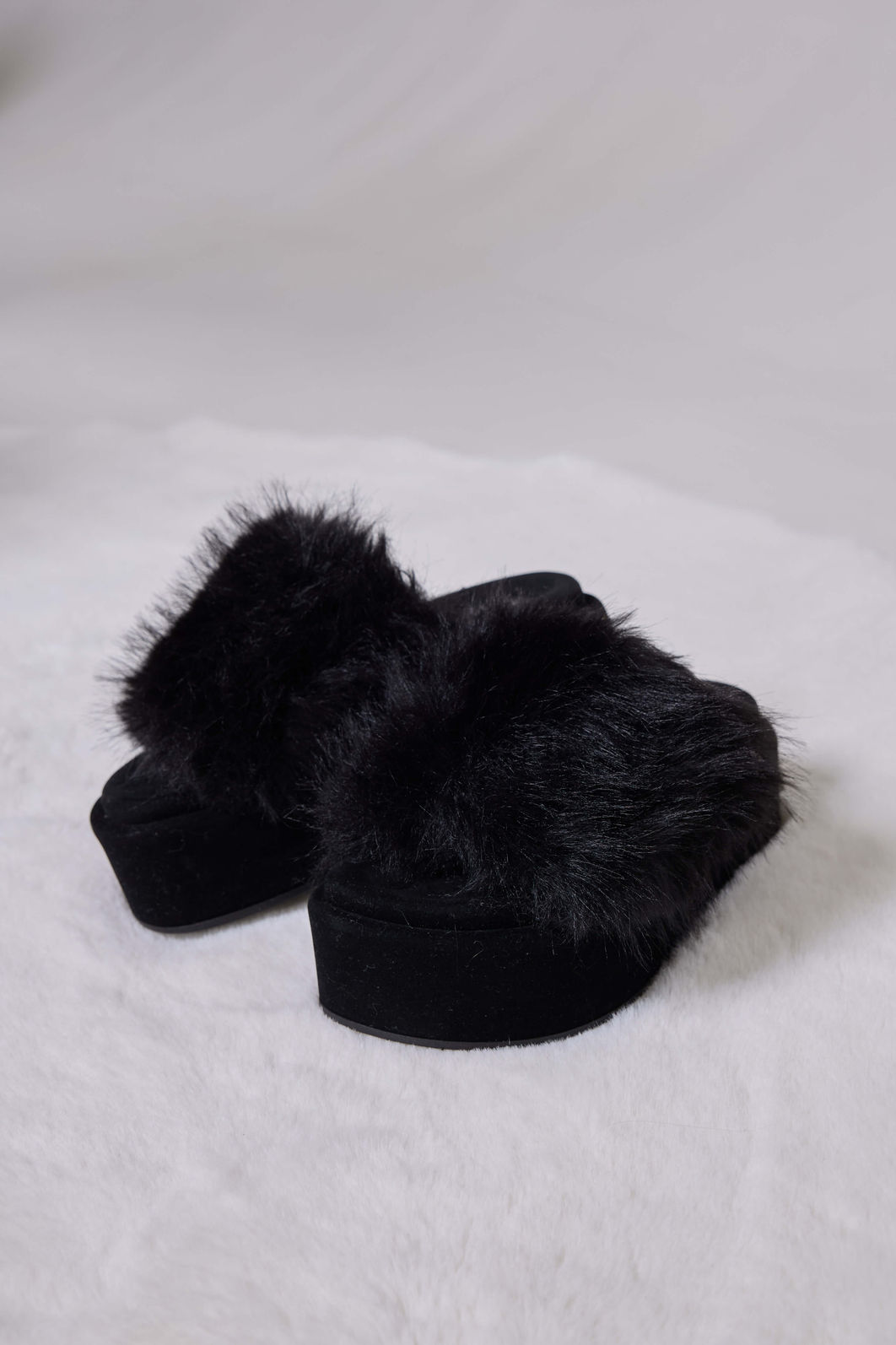 FIFI - TAMANCO FEMININO PLATAFORMA PELOS PRETO FIFI - TAMANCO FEMININO PLATAFORMA PELOS PRETO