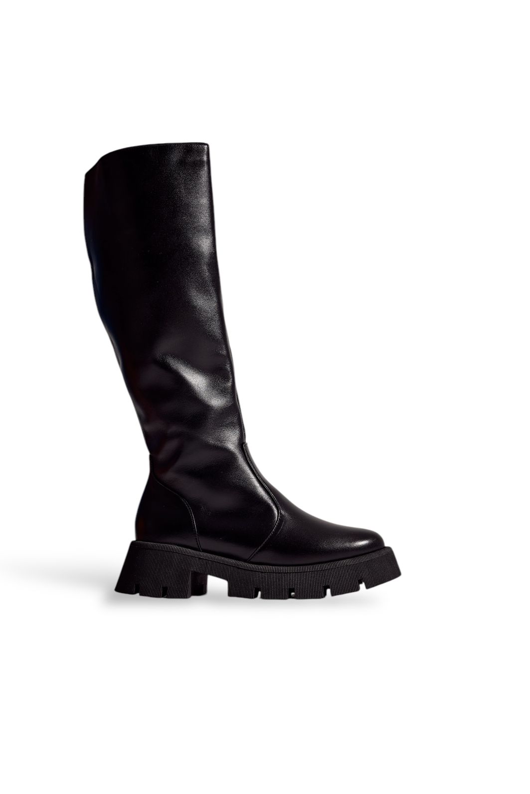 ZUNA - BOTA FEMININA CANO LONGO TRATORADA PRETA