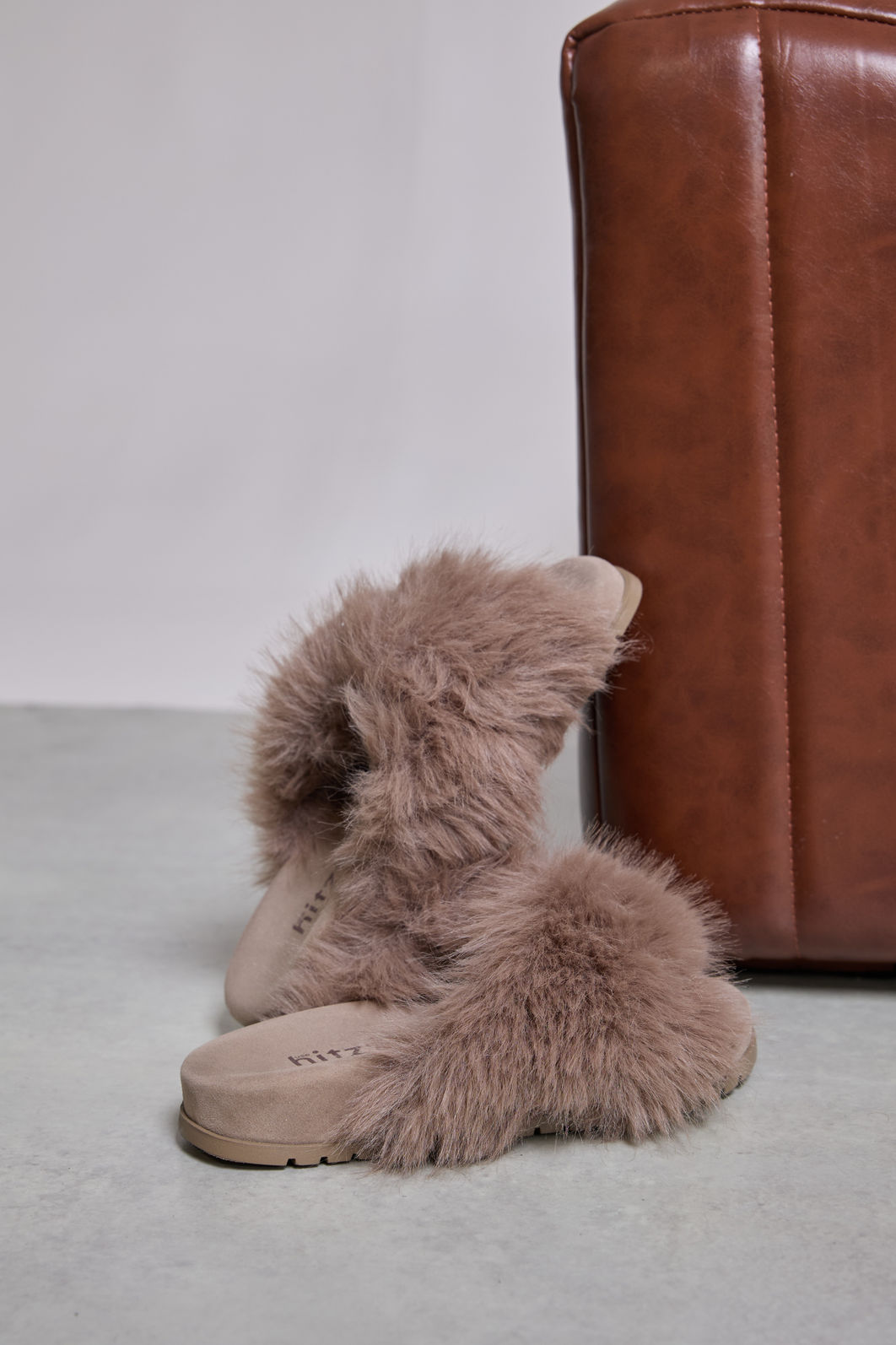 GIGI - FLATFORM FEMININA PELOS FENDI GIGI - FLATFORM FEMININA PELOS FENDI