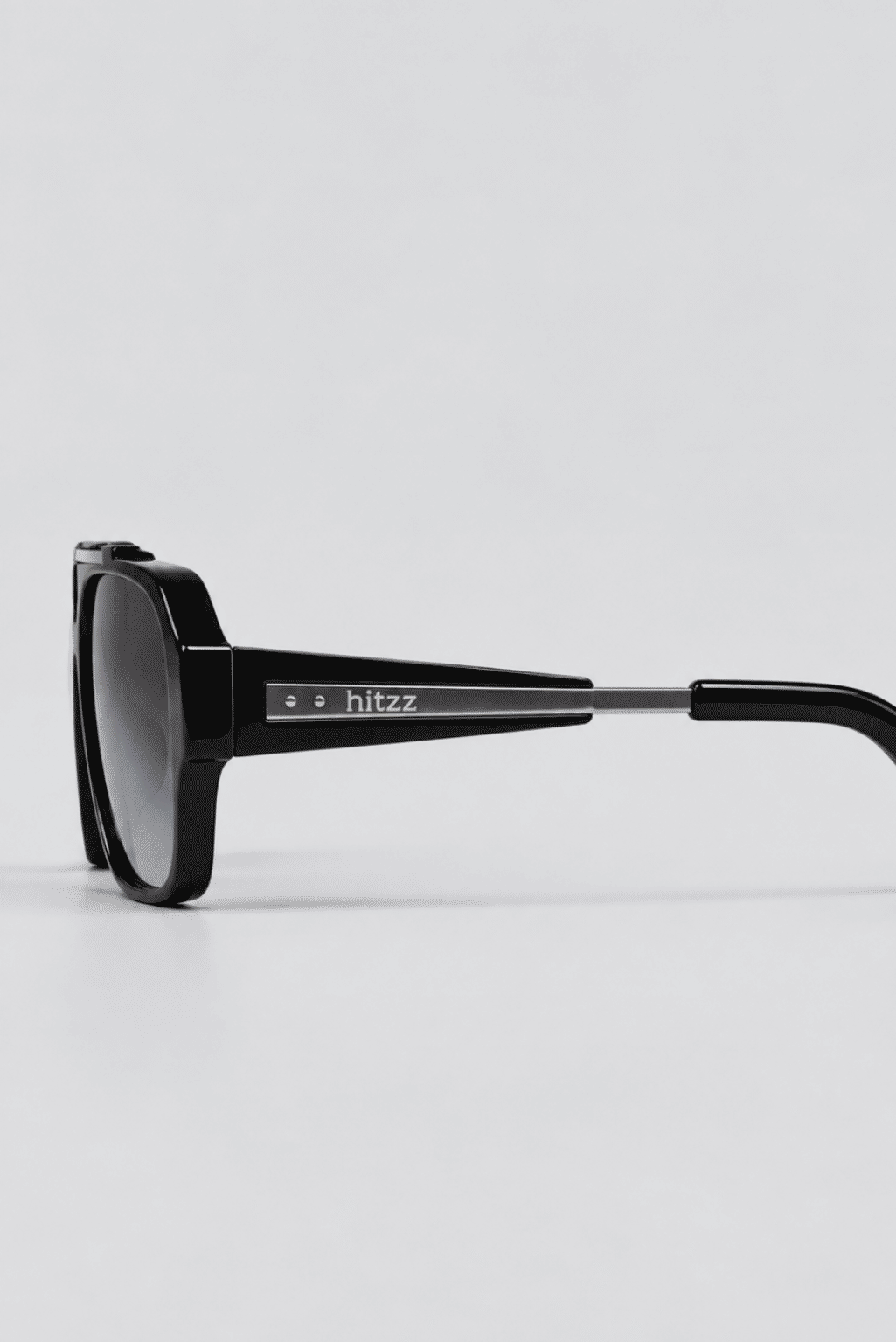 parga-oculos-feminino-lente-azul-escura Óculos Feminino Parga Preto vista lateral