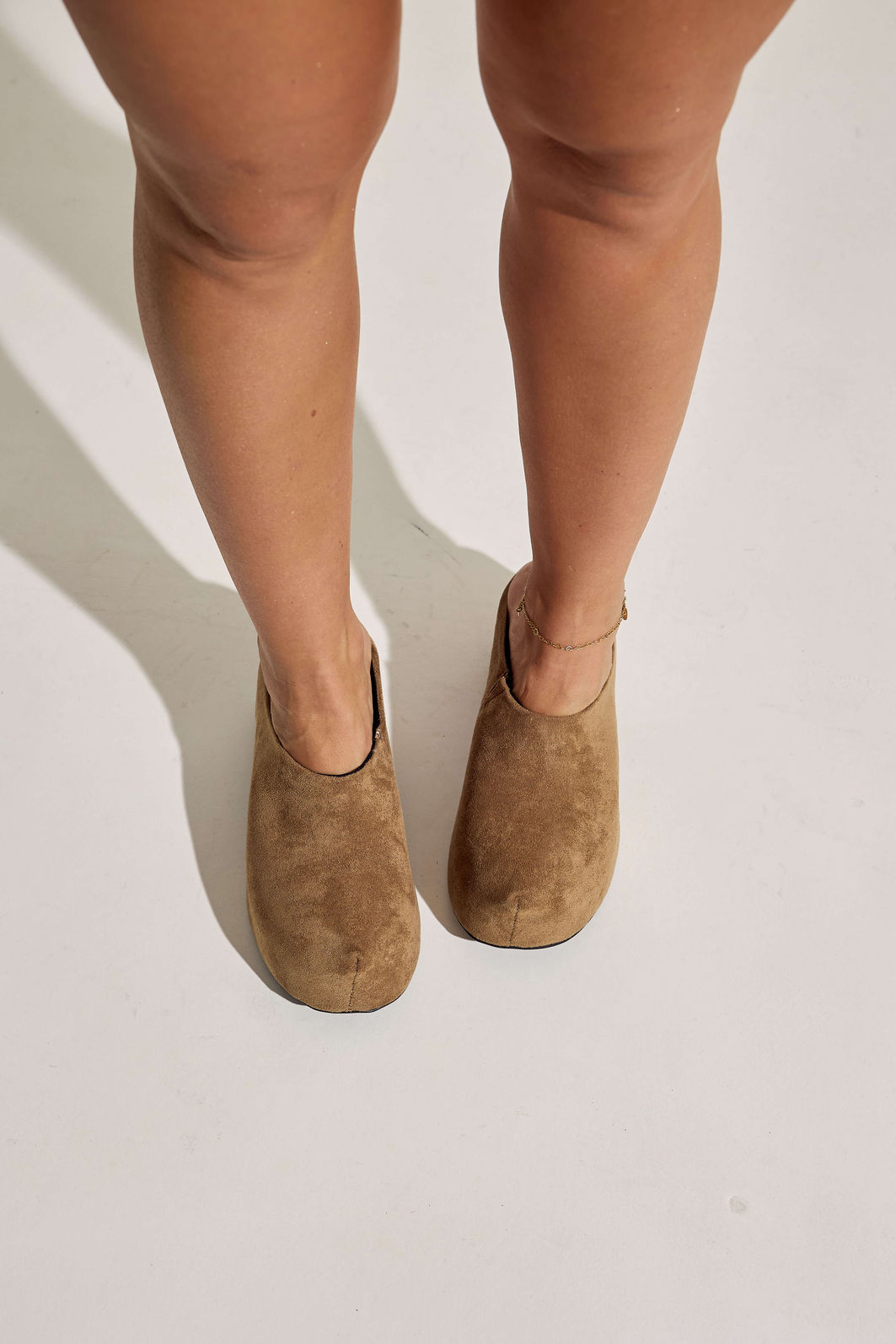 NINA - TAMANCO FEMININO CAMURÇA CAMEL NINA - TAMANCO FEMININO CAMURÇA CAMEL