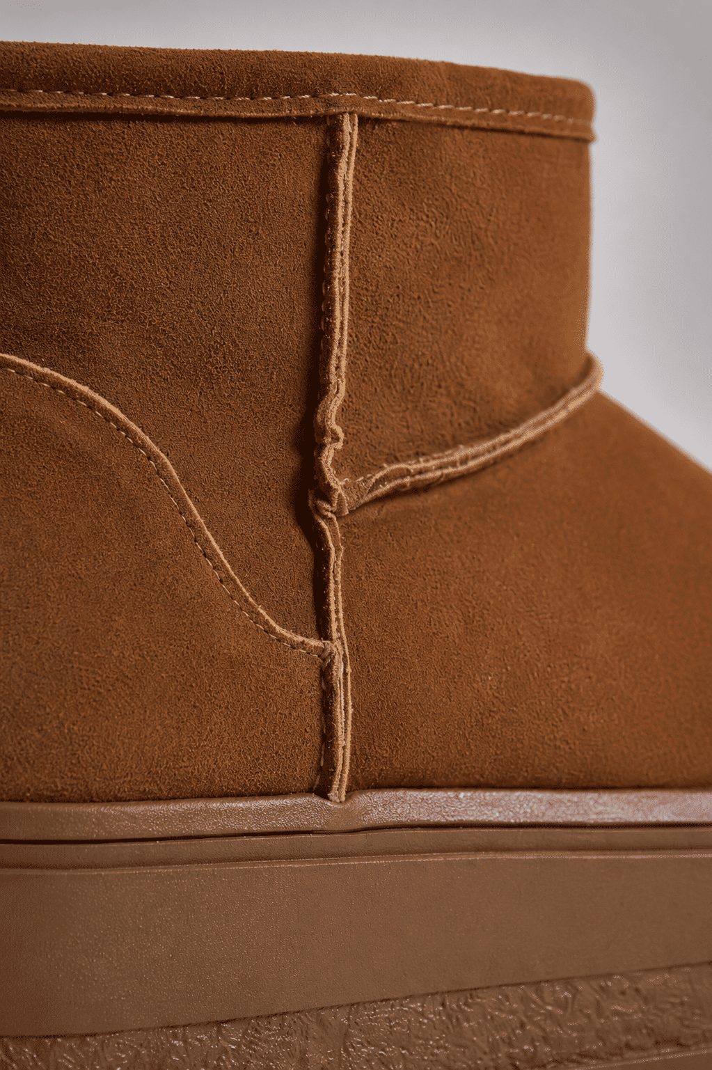 HIORI - BOTA FEMININA PELUCIADA COURO BEGE HIORI - BOTA FEMININA PELUCIADA COURO BEGE
