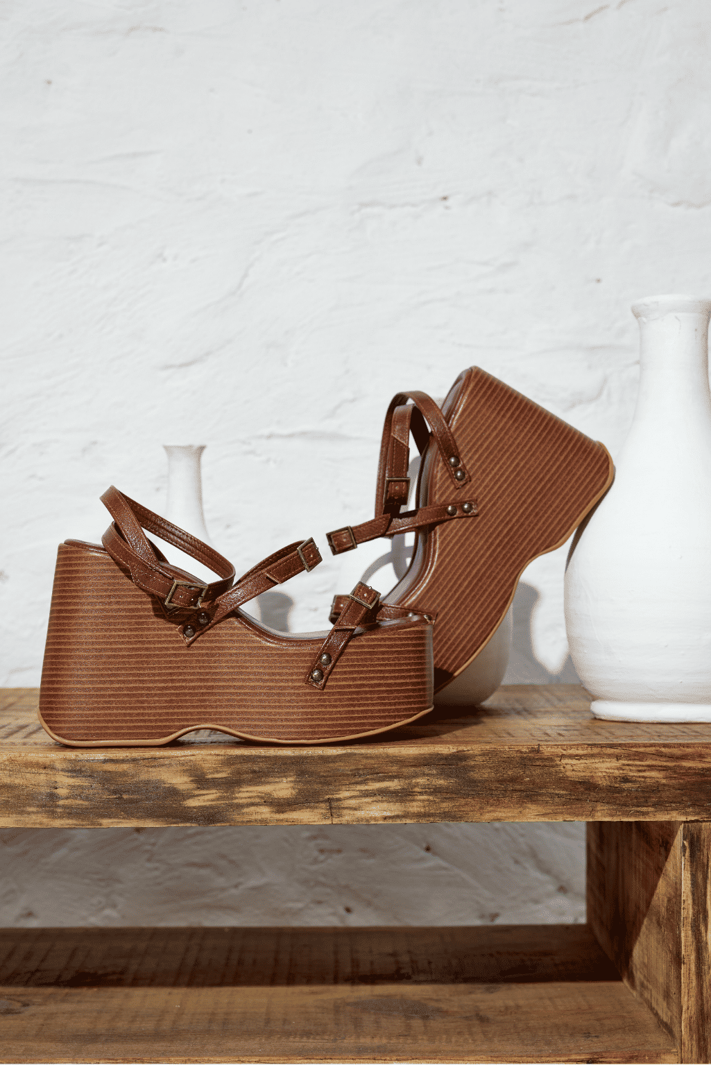 SANDÁLIA FEMININA PLATAFORMA TIRAS CAMEL - BINA SANDÁLIA FEMININA PLATAFORMA TIRAS CAMEL - BINA