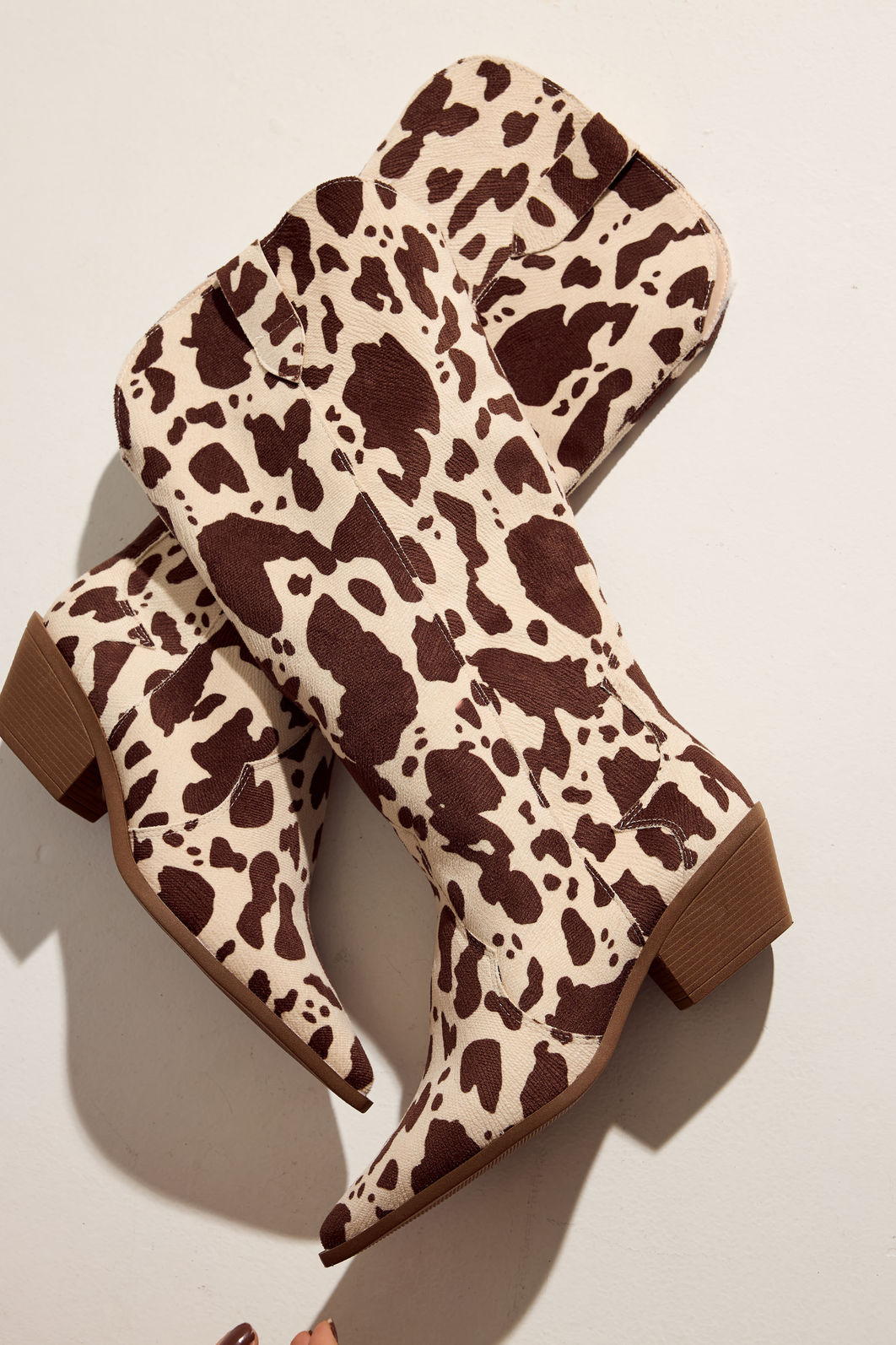JORDANA - BOTA FEMININA COUNTRY CANO LONGO VACA BEGE/MARROM JORDANA - BOTA FEMININA COUNTRY CANO LONGO VACA BEGE/MARROM
