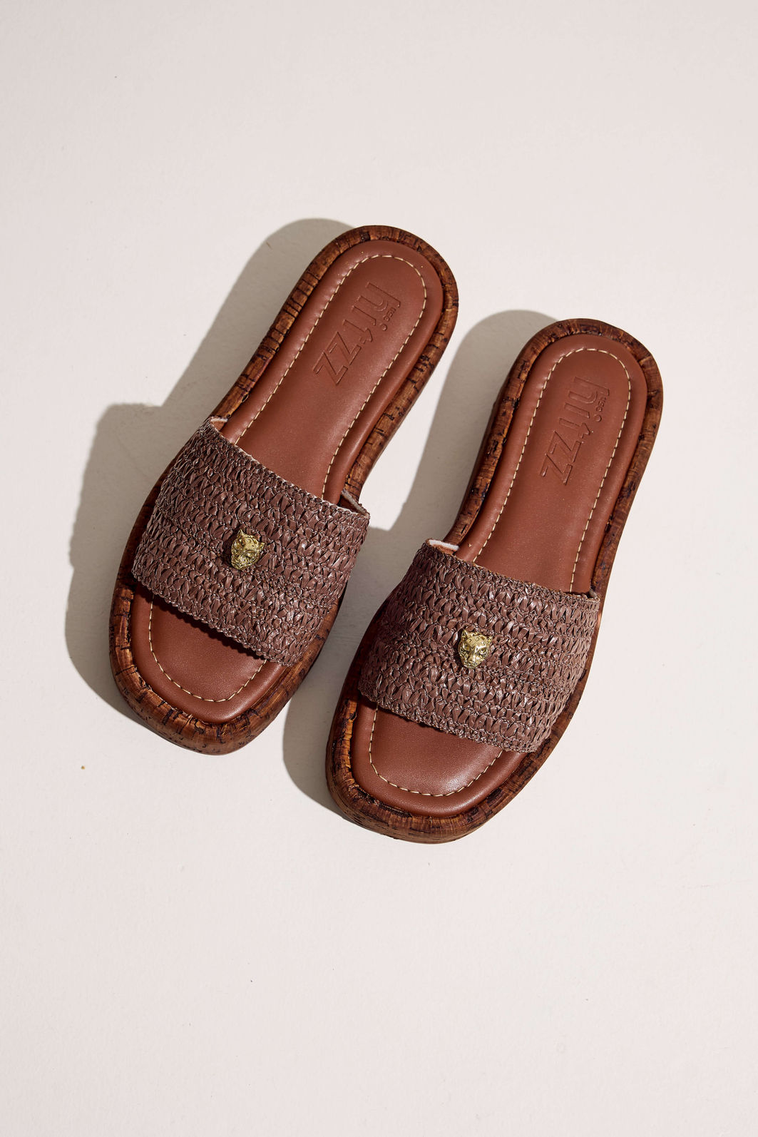 MADA - FLATFORM FEMININA PALHA RÁFIA MARROM MADA - FLATFORM FEMININA PALHA RÁFIA MARROM