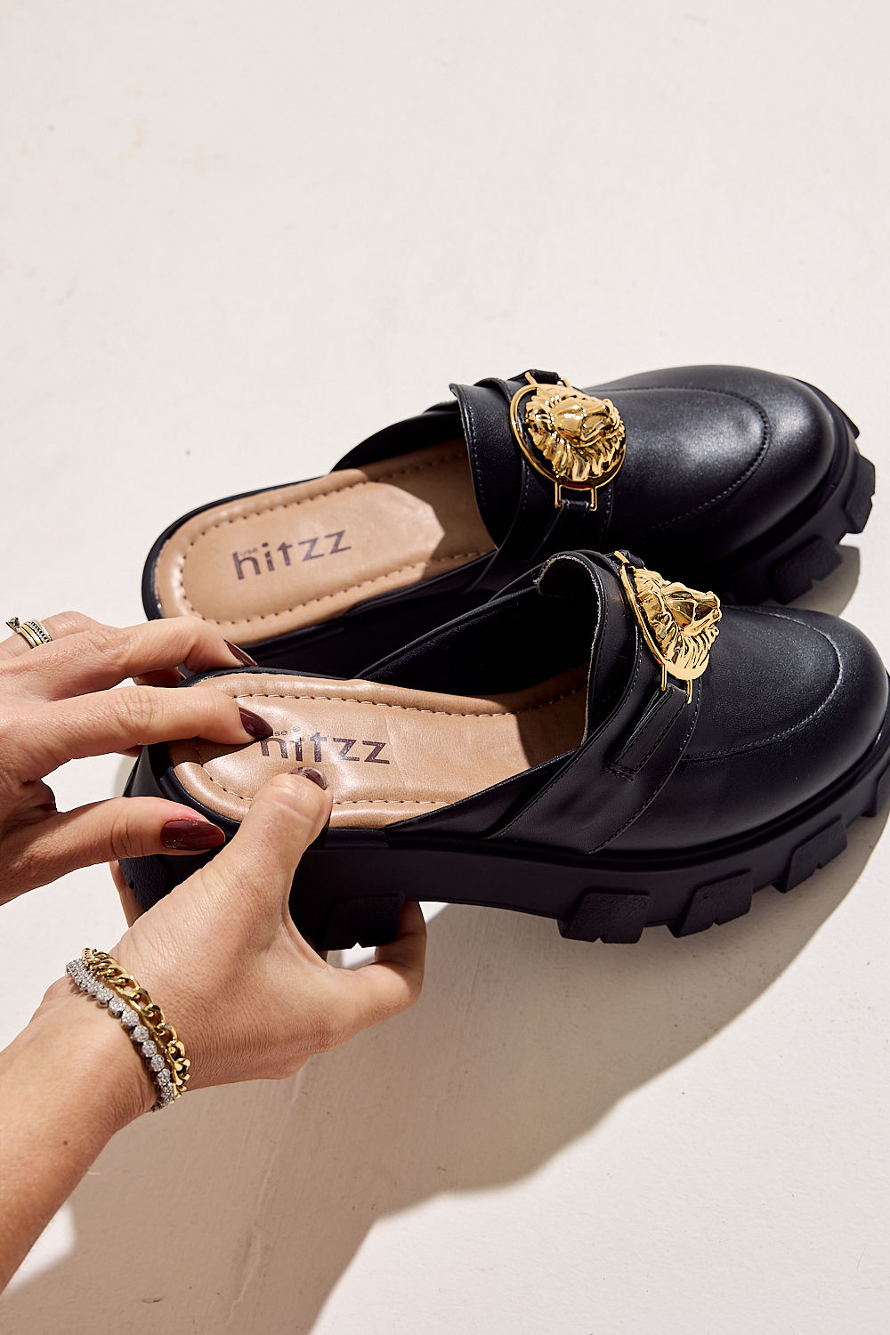 ZION - CLOG FLATFORM FEMININO TRATORADO PRETA ZION - CLOG FLATFORM FEMININO TRATORADO PRETA