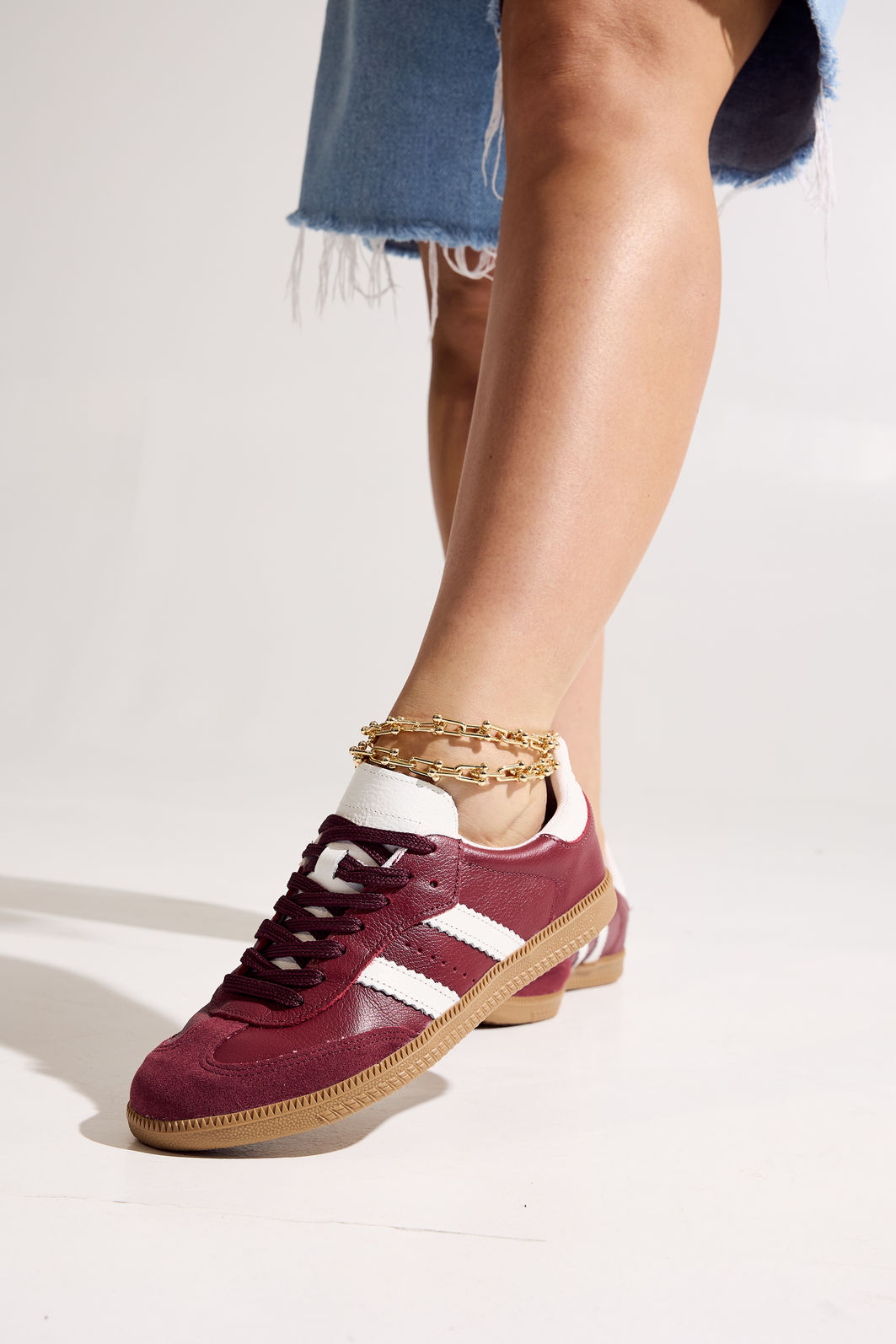 OTAVIA - TÊNIS FEMININO CADARÇOS COURO BORDÔ OTAVIA - TÊNIS FEMININO CADARÇOS COURO BORDÔ