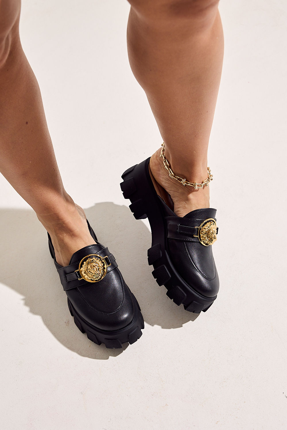 ZION - CLOG FLATFORM FEMININO TRATORADO PRETA ZION - CLOG FLATFORM FEMININO TRATORADO PRETA
