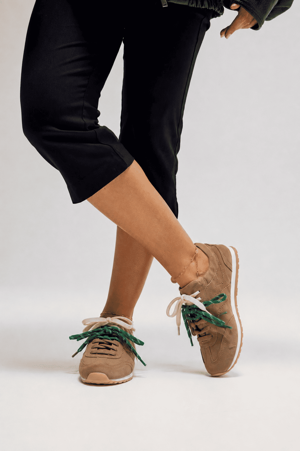 NARA - TÊNIS FEMININO CADARÇOS CAMURÇA BEGE NARA - TÊNIS FEMININO CADARÇOS CAMURÇA BEGE