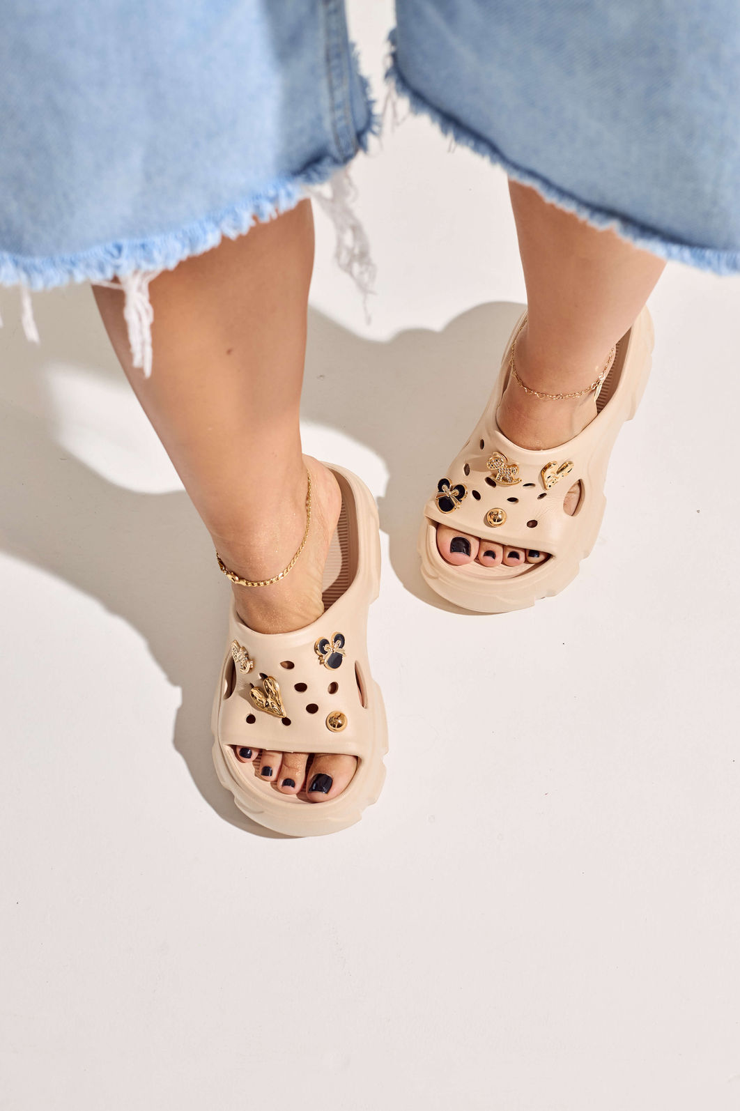 ANIAH - CHINELO BABUCHE FEMININO COM APLIQUES OFF WHITE ANIAH - CHINELO BABUCHE FEMININO COM APLIQUES OFF WHITE