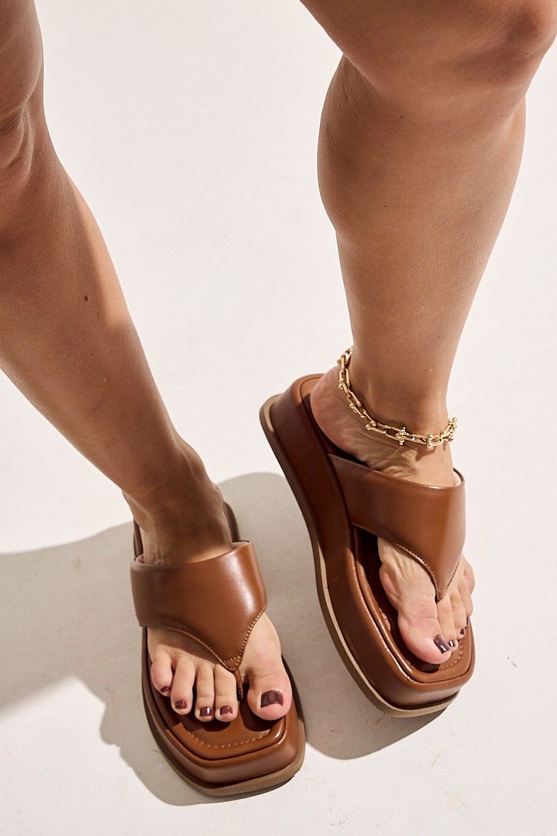BÚZIOS - CHINELO FLATFORM COURO FEMININO CAMEL BÚZIOS - CHINELO FLATFORM COURO FEMININO CAMEL