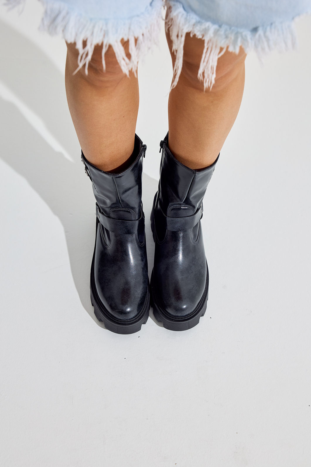 NAMU - BOTA FEMININA BIKER CANO CURTO TRATORADA PRETA NAMU - BOTA FEMININA BIKER CANO CURTO TRATORADA PRETA