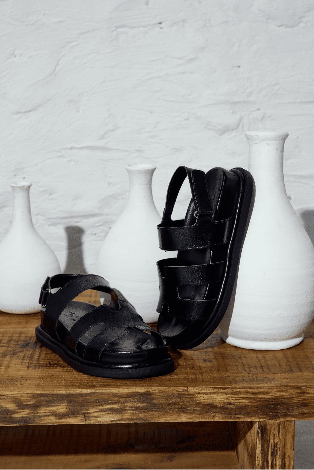 PAPETE FEMININA ANATÔMICA VELCRO PRETA - LEONA PAPETE FEMININA ANATÔMICA VELCRO PRETA - LEONA