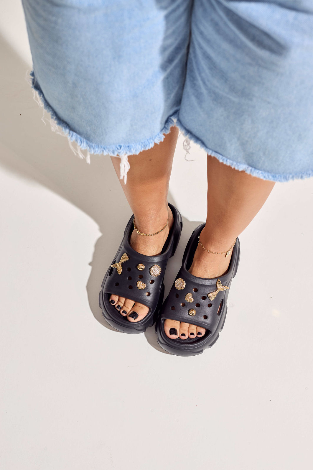ANIAH - CHINELO BABUCHE FEMININO COM APLIQUES PRETO ANIAH - CHINELO BABUCHE FEMININO COM APLIQUES PRETO