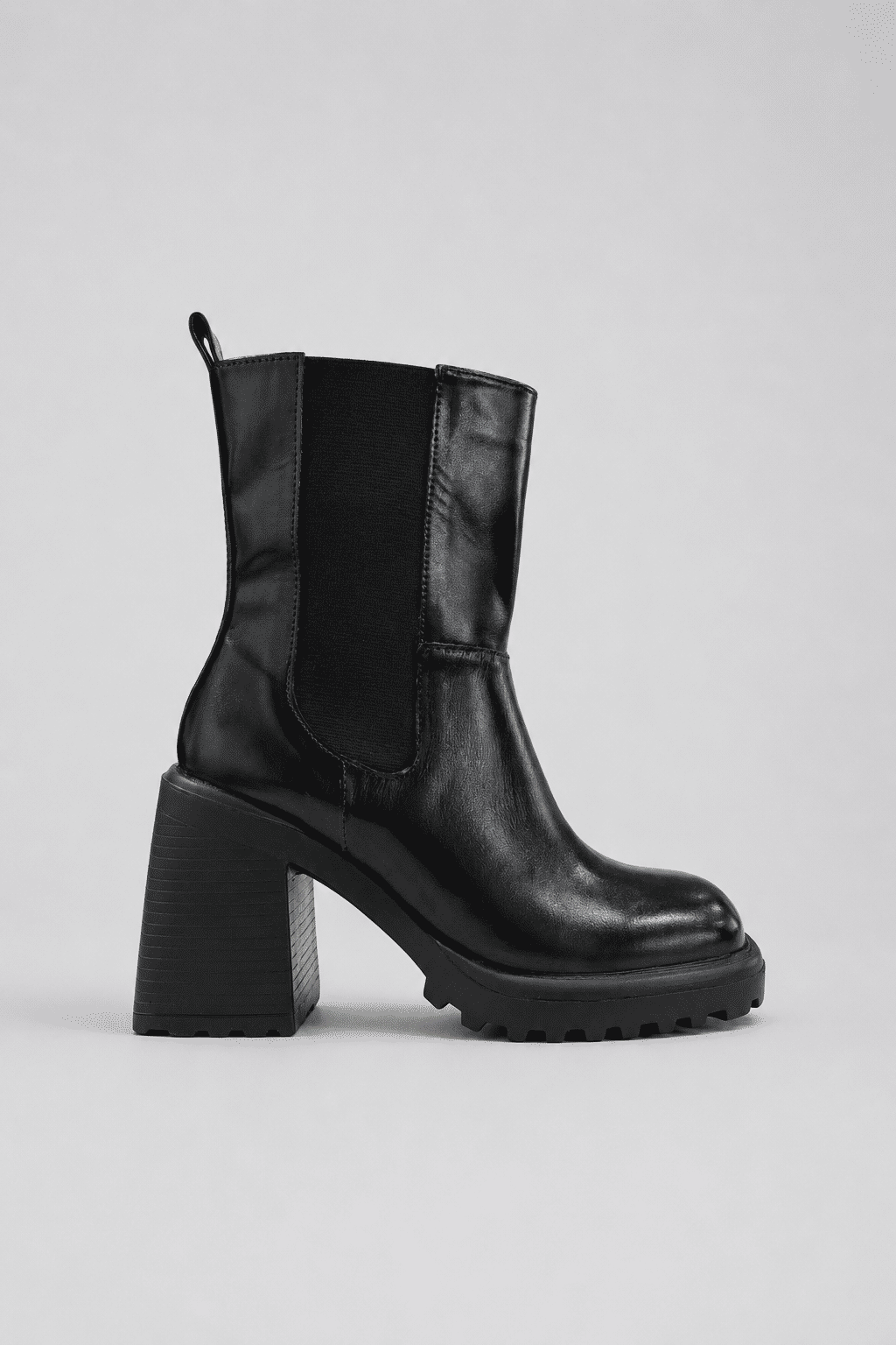 aline-bota-feminina-3-em-1 Bota aline preta lateral mostrando detalhe do elastico