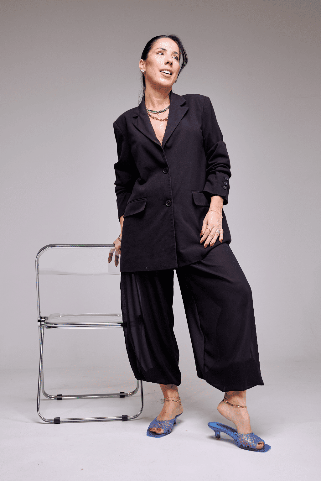gummy-tamanco-feminino-tela-azul Tamanco Feminino Gummy Tela Azul em look feminino