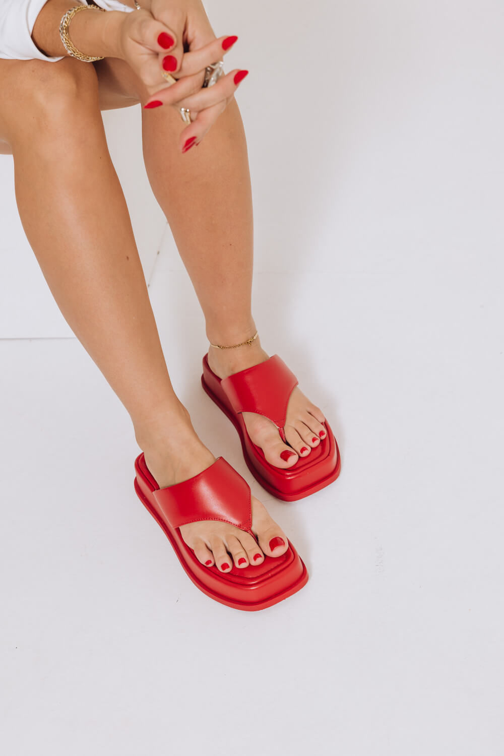 BÚZIOS - CHINELO FLATFORM COURO FEMININO VERMELHO BÚZIOS - CHINELO FLATFORM COURO FEMININO VERMELHO