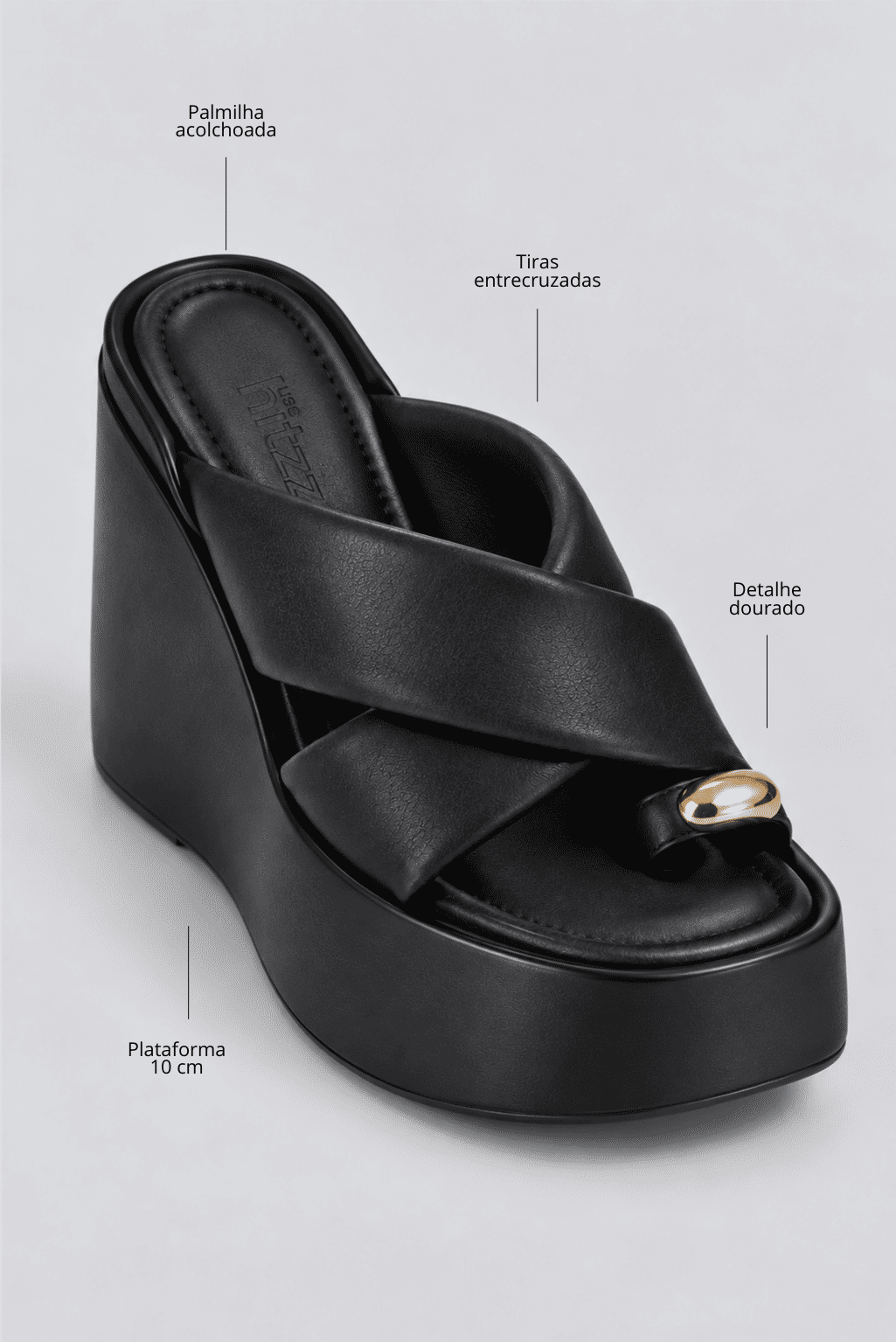 tamanco-feminino-plataforma-preto-julia Infográfico do Tamanco Feminino Plataforma Preto Julia destacando a plataforma de 10 cm, as tiras entrecruzadas, o detalhe dourado e a palmilha acolchoada