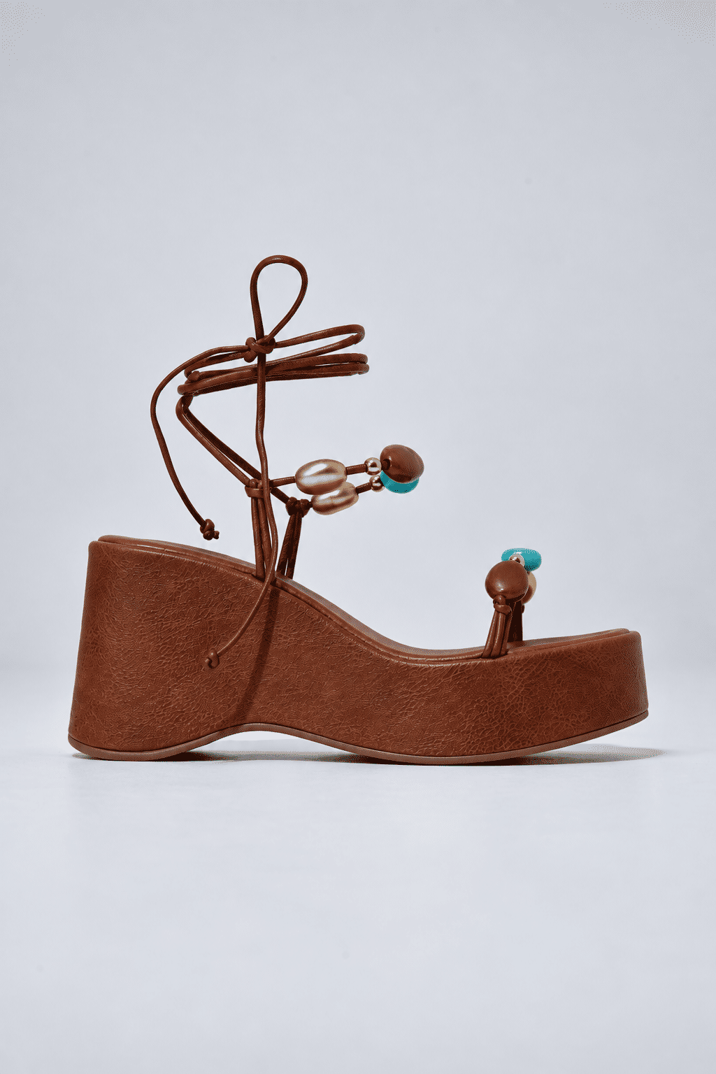 jasmim-sandalia-feminina-pedraria-camel Sandália feminina Jasmim camel com salto de 8,5 cm e pedrarias