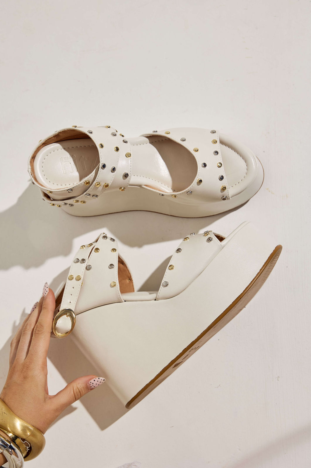 HAILEY - SANDÁLIA PLATAFORMA FEMININA TACHAS OFF WHITE HAILEY - SANDÁLIA PLATAFORMA FEMININA TACHAS OFF WHITE