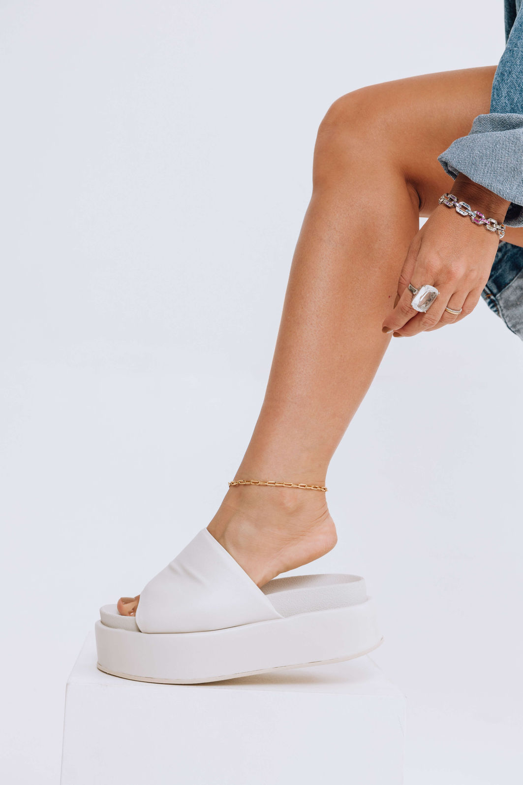 FIFI - TAMANCO FEMININO FLATFORM TIRA ACOLCHOADA OFF WHITE FIFI - TAMANCO FEMININO FLATFORM TIRA ACOLCHOADA OFF WHITE