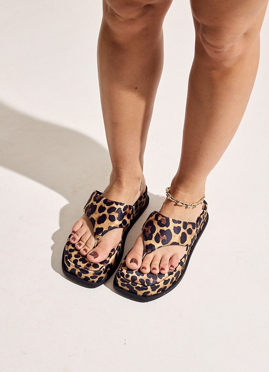 BÚZIOS - CHINELO FLATFORM FEMININO ANIMAL PRINT BÚZIOS - CHINELO FLATFORM FEMININO ANIMAL PRINT