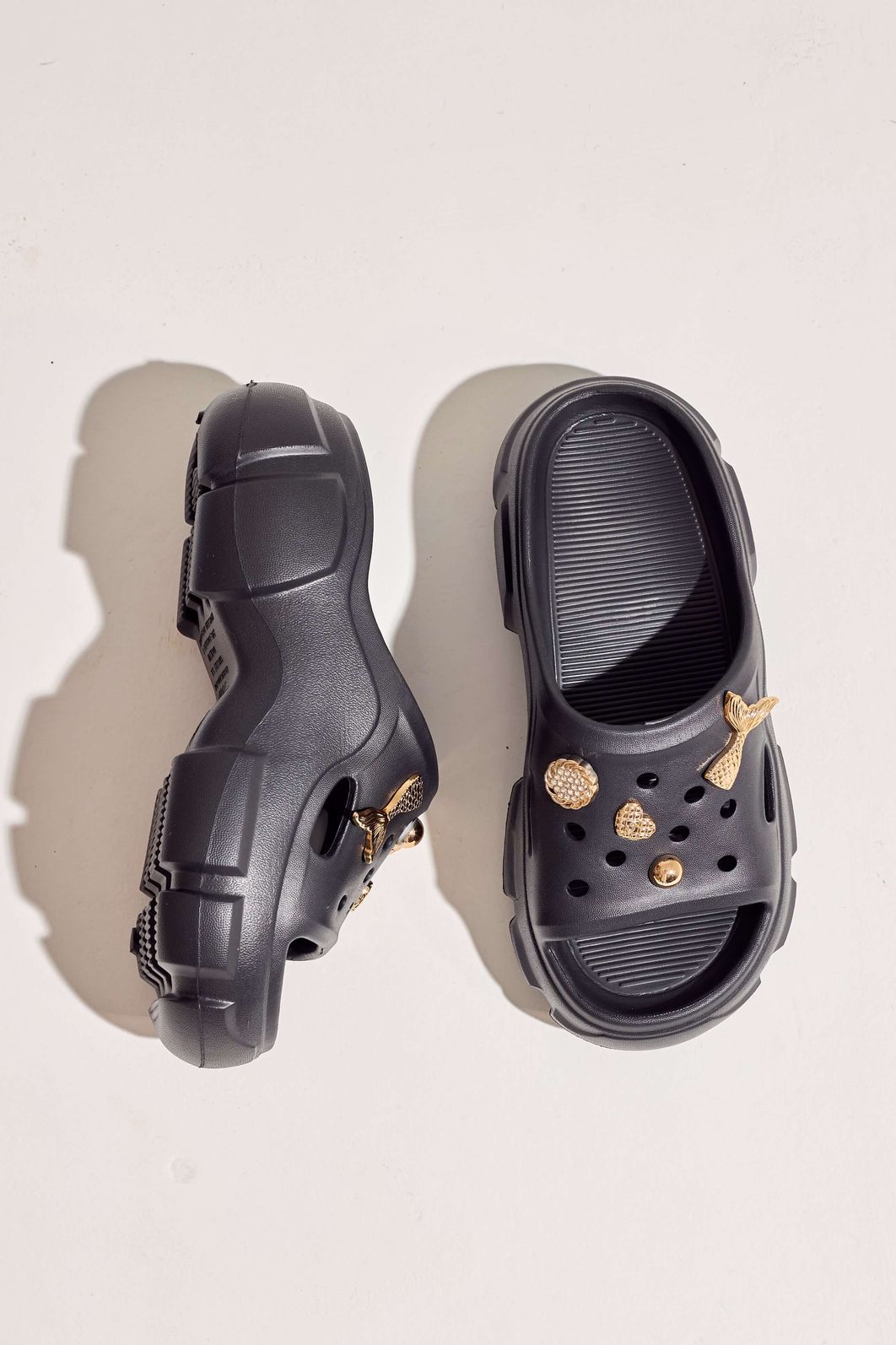 ANIAH - CHINELO BABUCHE FEMININO COM APLIQUES PRETO ANIAH - CHINELO BABUCHE FEMININO COM APLIQUES PRETO