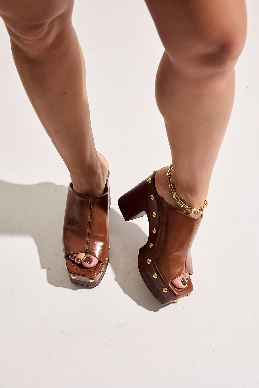 AIKO - TAMANCO PLATAFORMA FEMININO MARROM AIKO - TAMANCO PLATAFORMA FEMININO MARROM