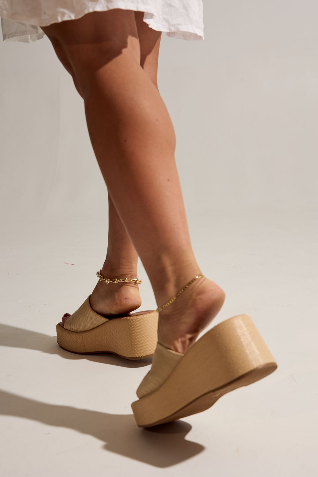 ELEN - TAMANCO FEMININO PLATAFORMA BEGE ELEN - TAMANCO FEMININO PLATAFORMA BEGE