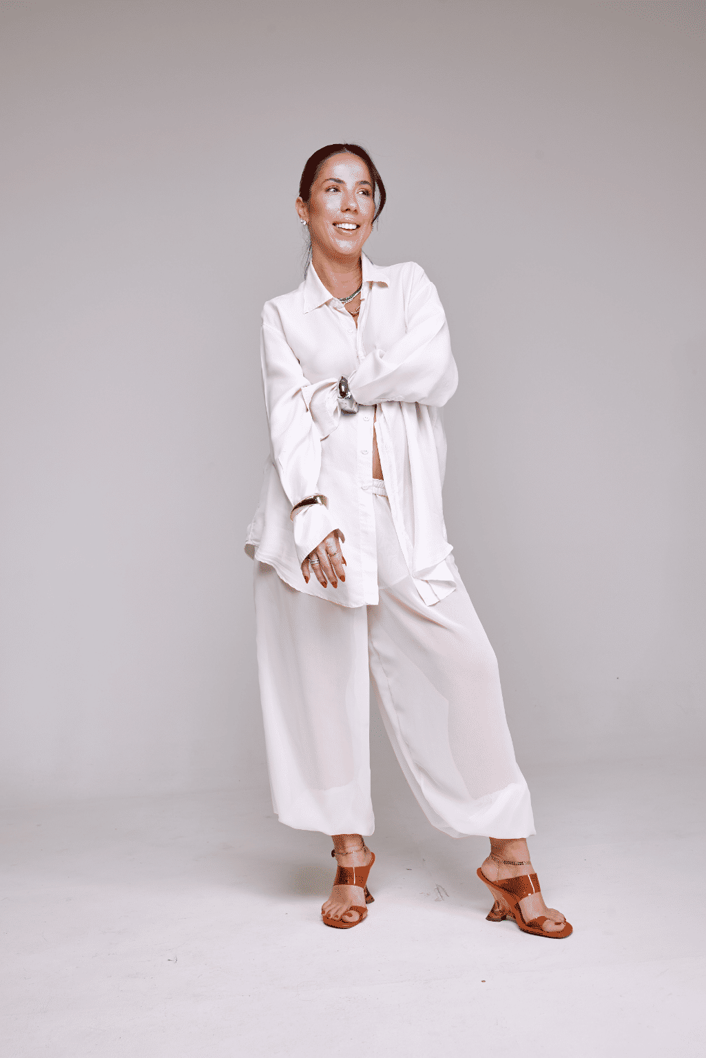 nic-tamanco-feminino-salto-acrilico-laranja Tamanco Feminino Nic Laranja em look feminino