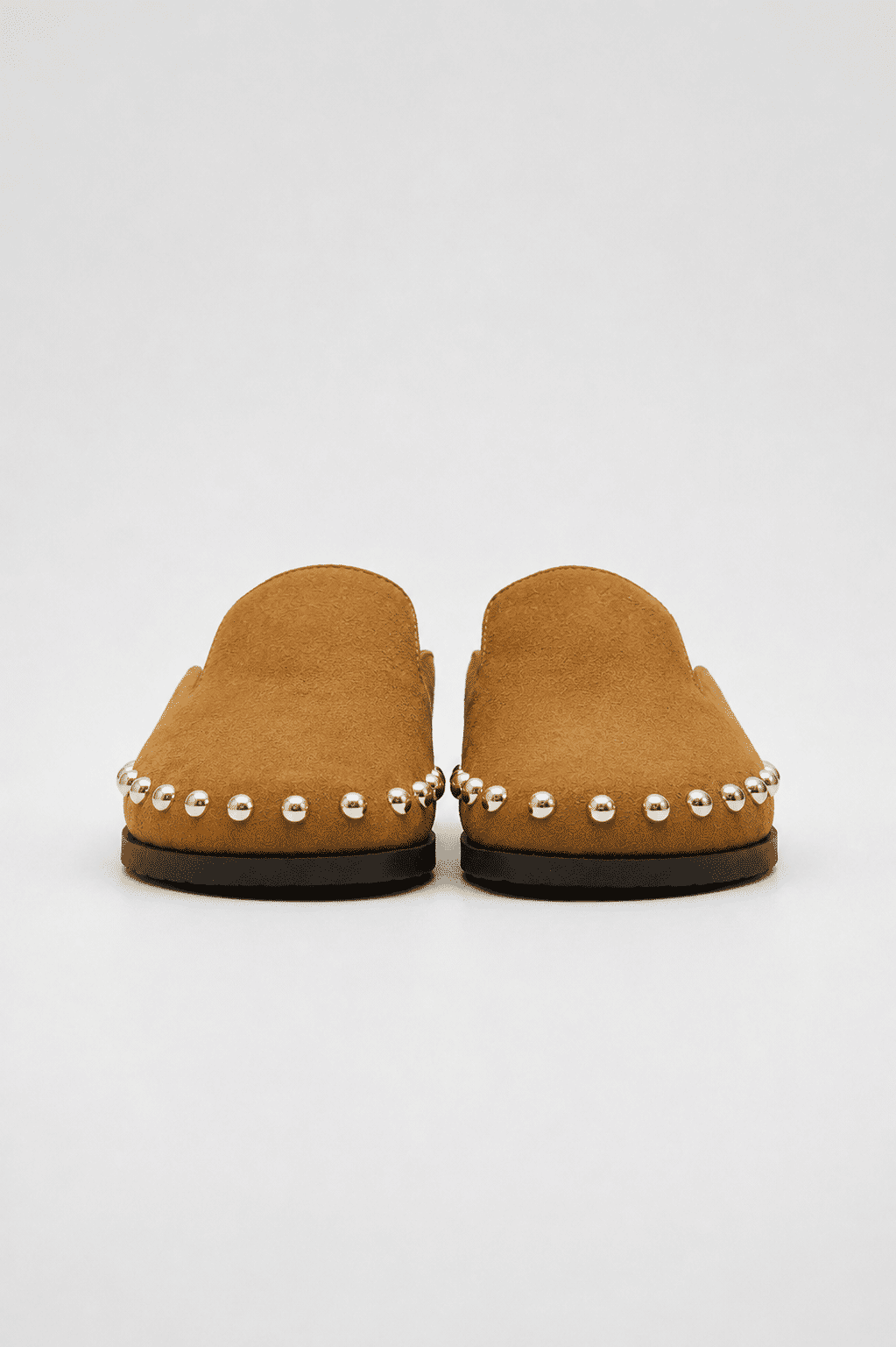 EMMA - CLOG FEMININO TACHAS COURO BEGE EMMA - CLOG FEMININO TACHAS COURO BEGE