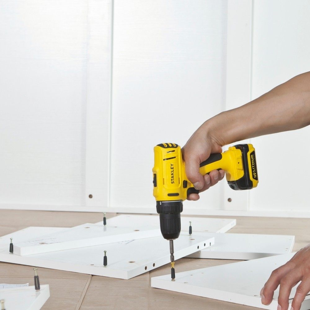 Parafusadeira e Furadeira 3/8" C/Bateria 12V 1,5Ah Stanley Parafusadeira e Furadeira 3/8" C/Bateria 12V 1,5Ah Stanley
