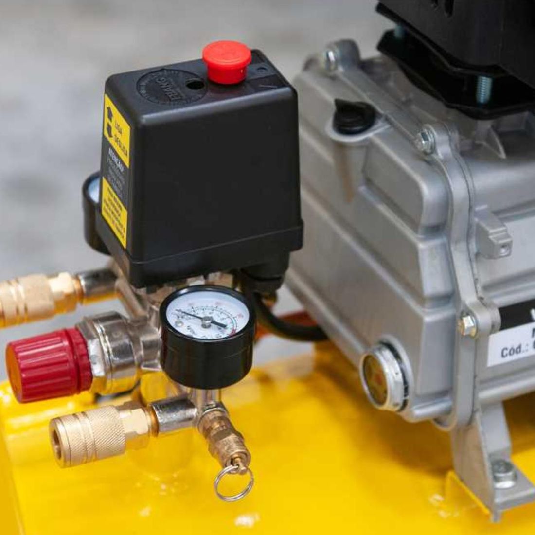 Motocompressor Vonder 8 Pés 50L 120PSI 2Cv Monofásico