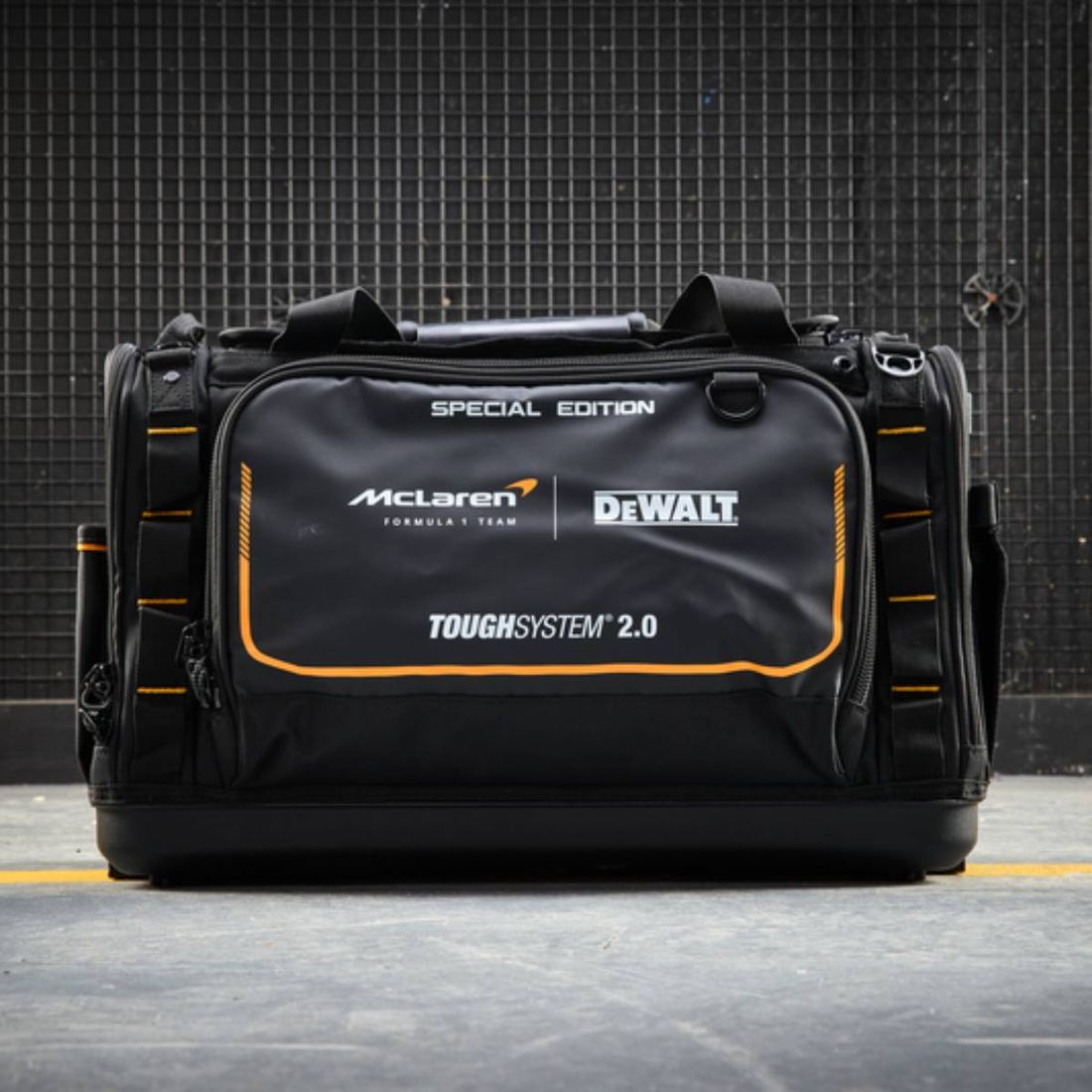 BOLSA PORTA FERRAMENTAS TOUGHSYSTEM 2.0 22 MCLAREN DEWALT BOLSA PORTA FERRAMENTAS TOUGHSYSTEM 2.0 22 MCLAREN DEWALT
