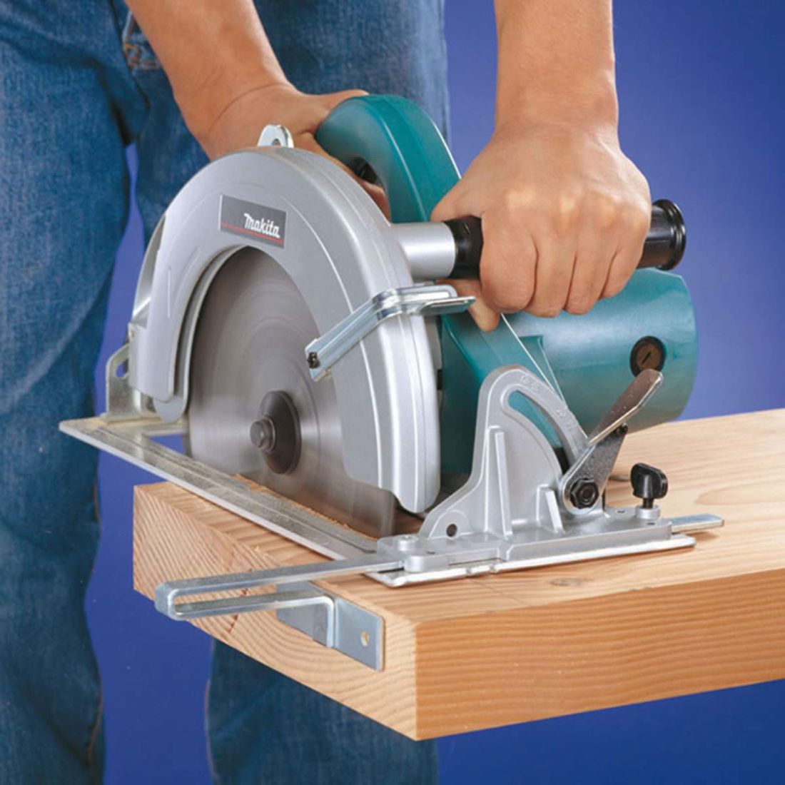 Serra Circular Makita 9.1/4" 2000W 220V 5902B-220V Serra Circular Makita 9.1/4" 2000W 220V 5902B-220V