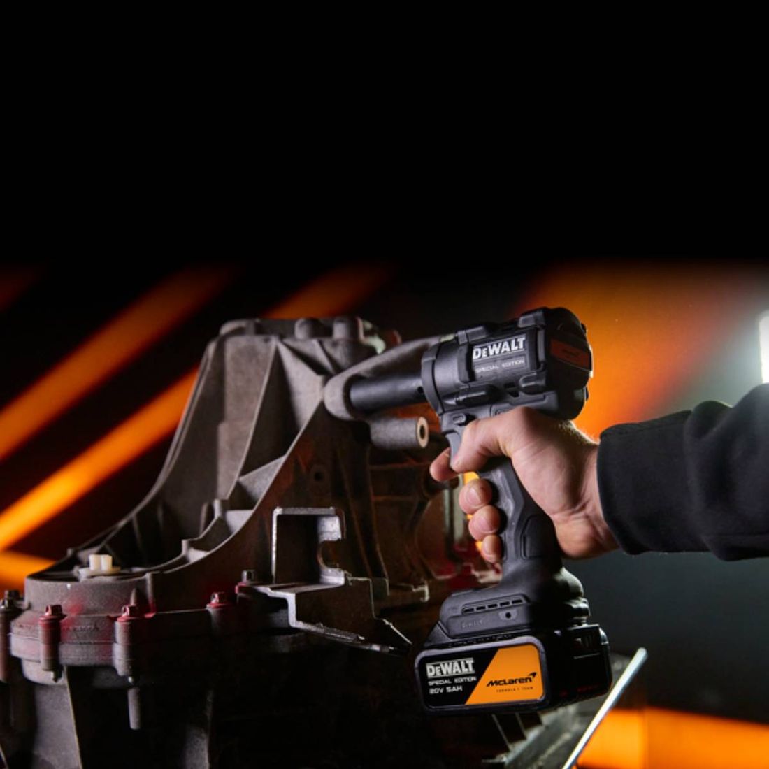Chave De Impacto Atomic McLaren DeWalt 1/2" 2 Bat Chave De Impacto Atomic McLaren DeWalt 1/2" 2 Bat