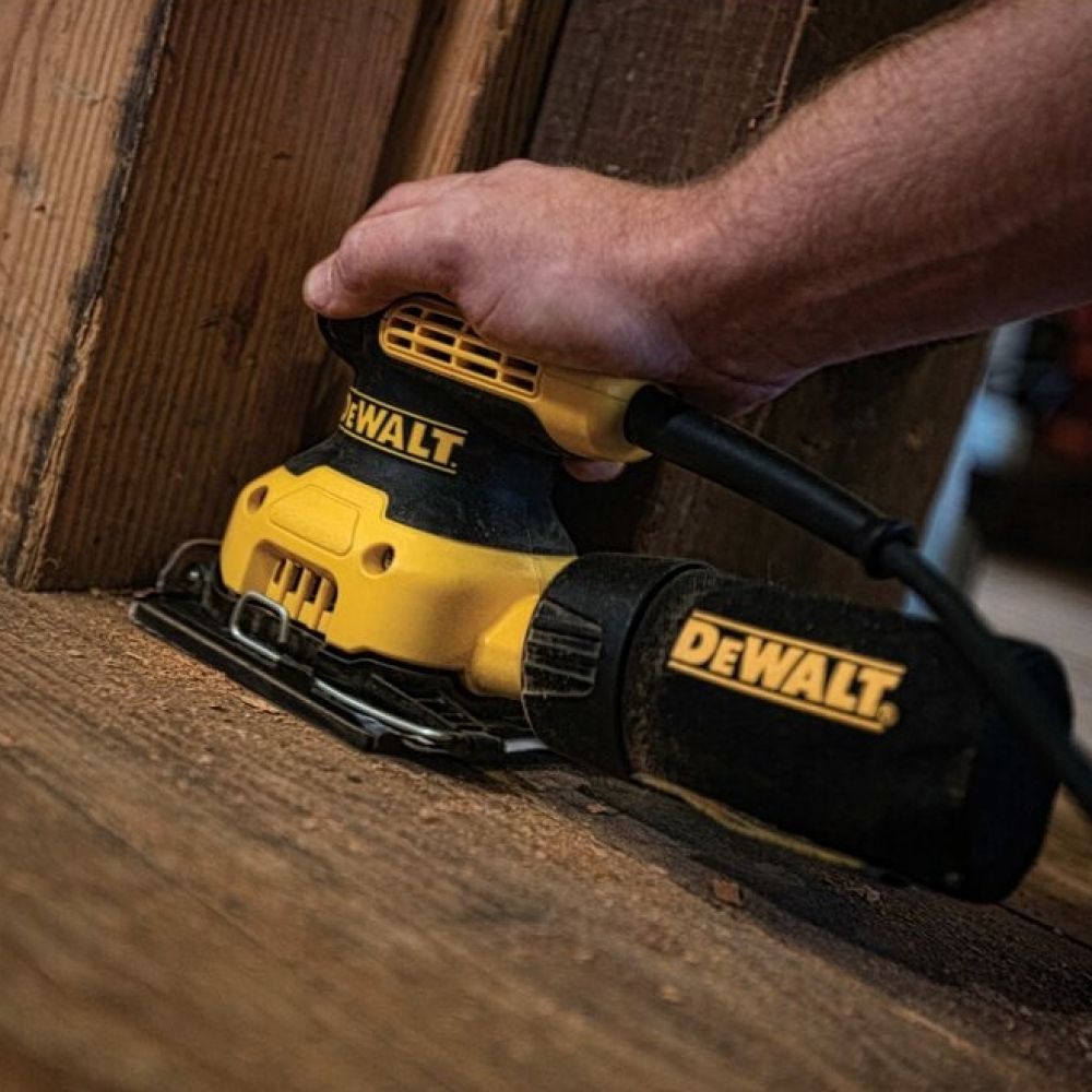 Lixadeira Orbital DeWalt DWE6411B2 Lixa 1/4" 230W 220V