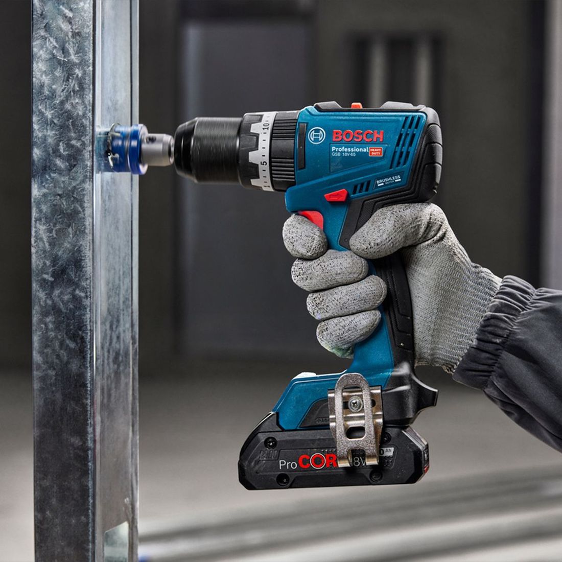 Parafusadeira e Furadeira Impacto Bosch GSB 18V-65 1/2" 18V 1 Bateria Parafusadeira e Furadeira Impacto Bosch GSB 18V-65 1/2" 18V 1 Bateria