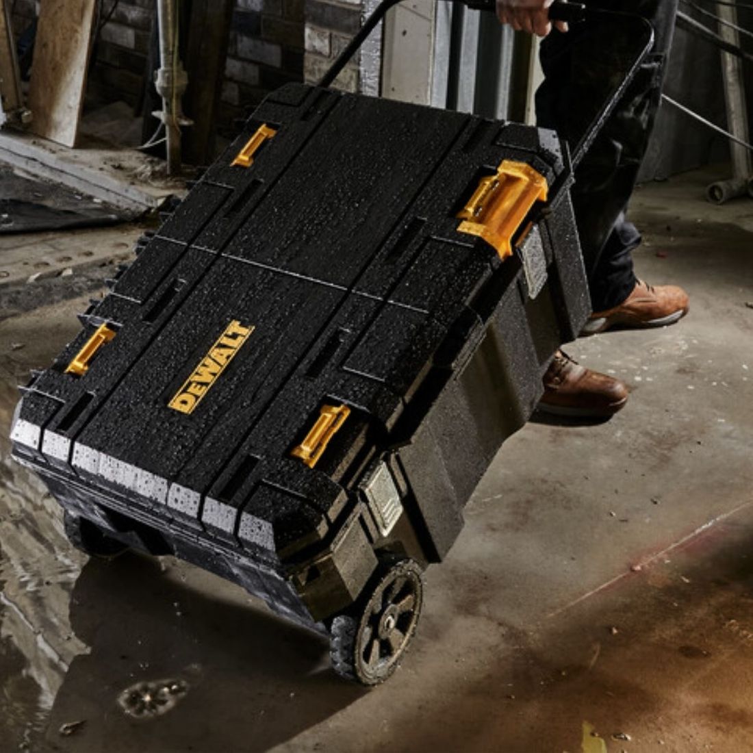 Caixa Organizadora TSTAK Contractor 113L - Dewalt