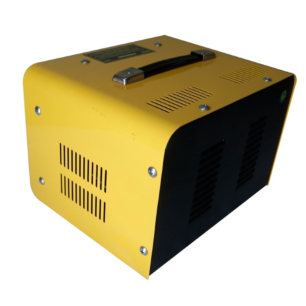 Carregador de Baterias 12V e 24V Lynus LCB-10 10 Ampéres