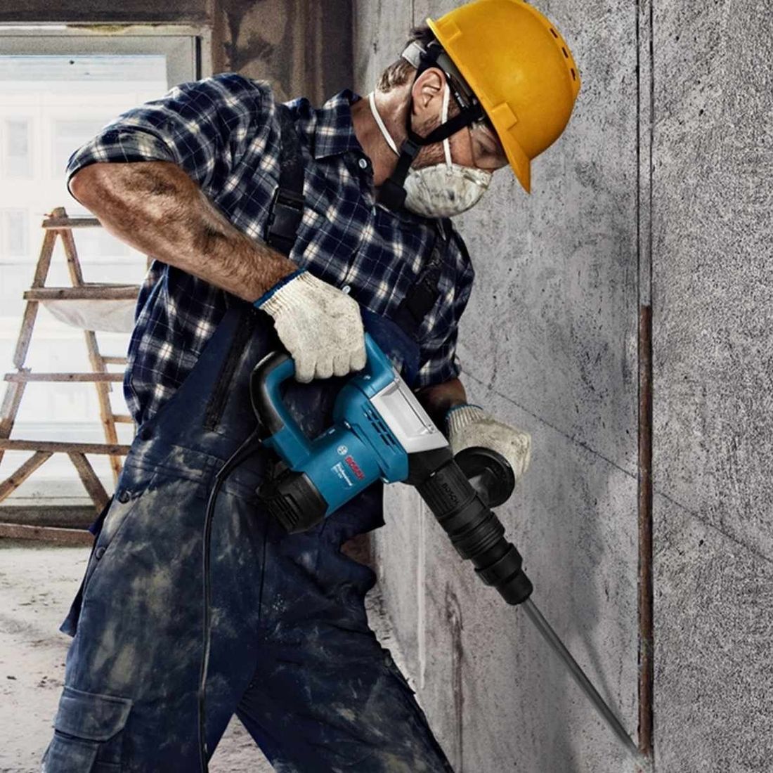 Martelete demolidor Bosch GSH500 7,5J 1100W 220V com maleta Martelete demolidor Bosch GSH500 7,5J 1100W 220V com maleta