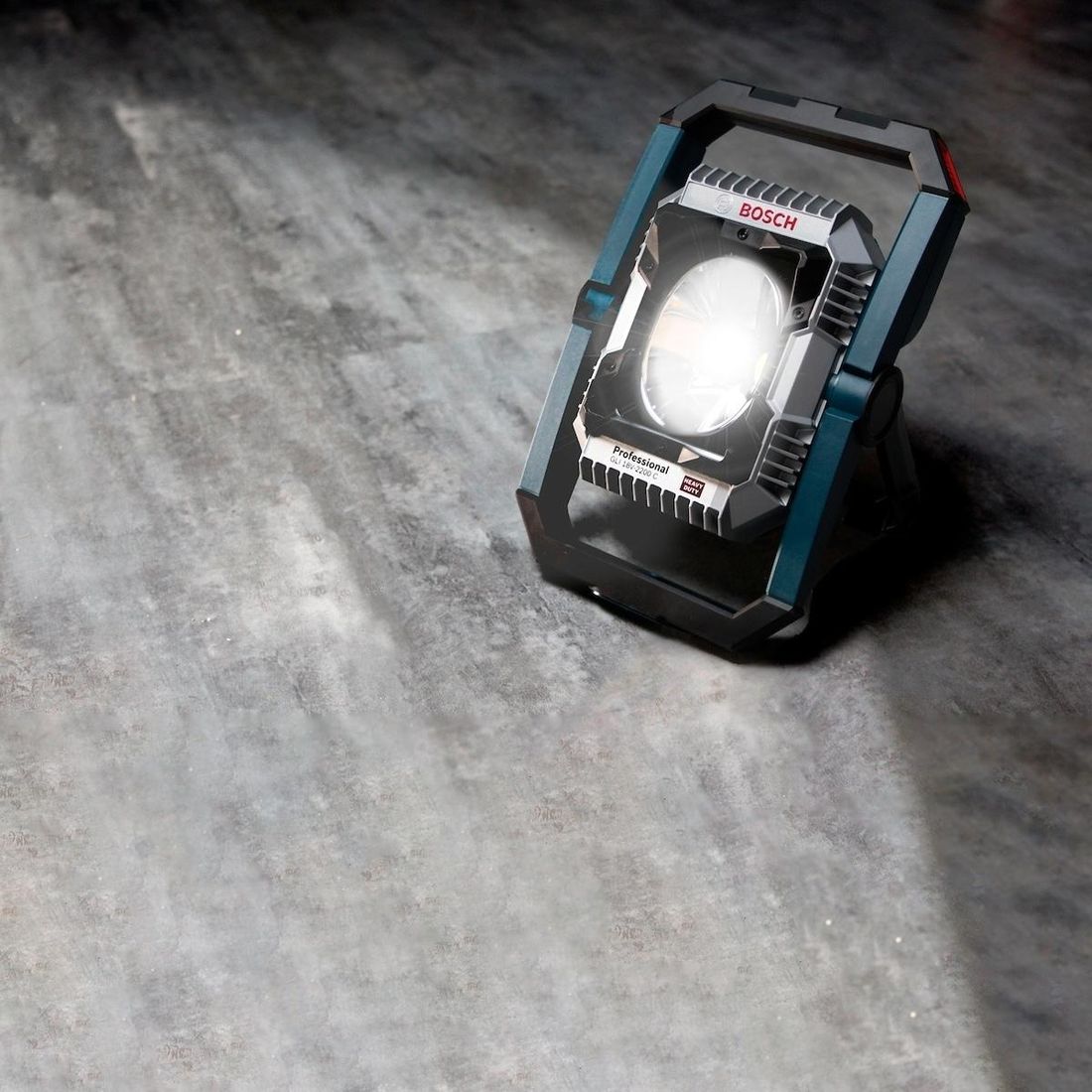 Refletor Sem Fio Bosch 18V Sem Bateria GLI 18V-2200 C SB