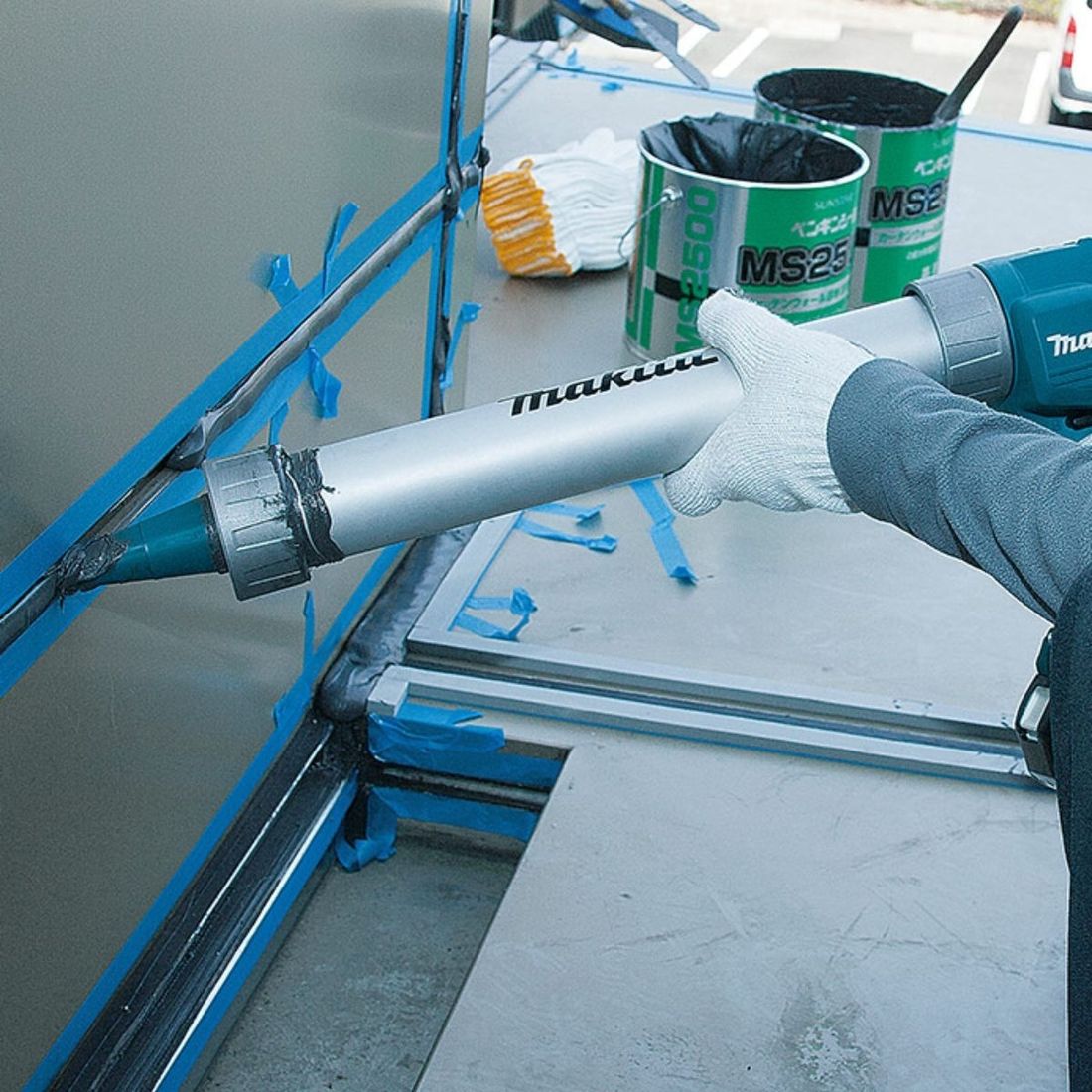Pistola Aplicadora Silicone Sachê 600ml Makita DCG180ZB 18V Sem Bateria